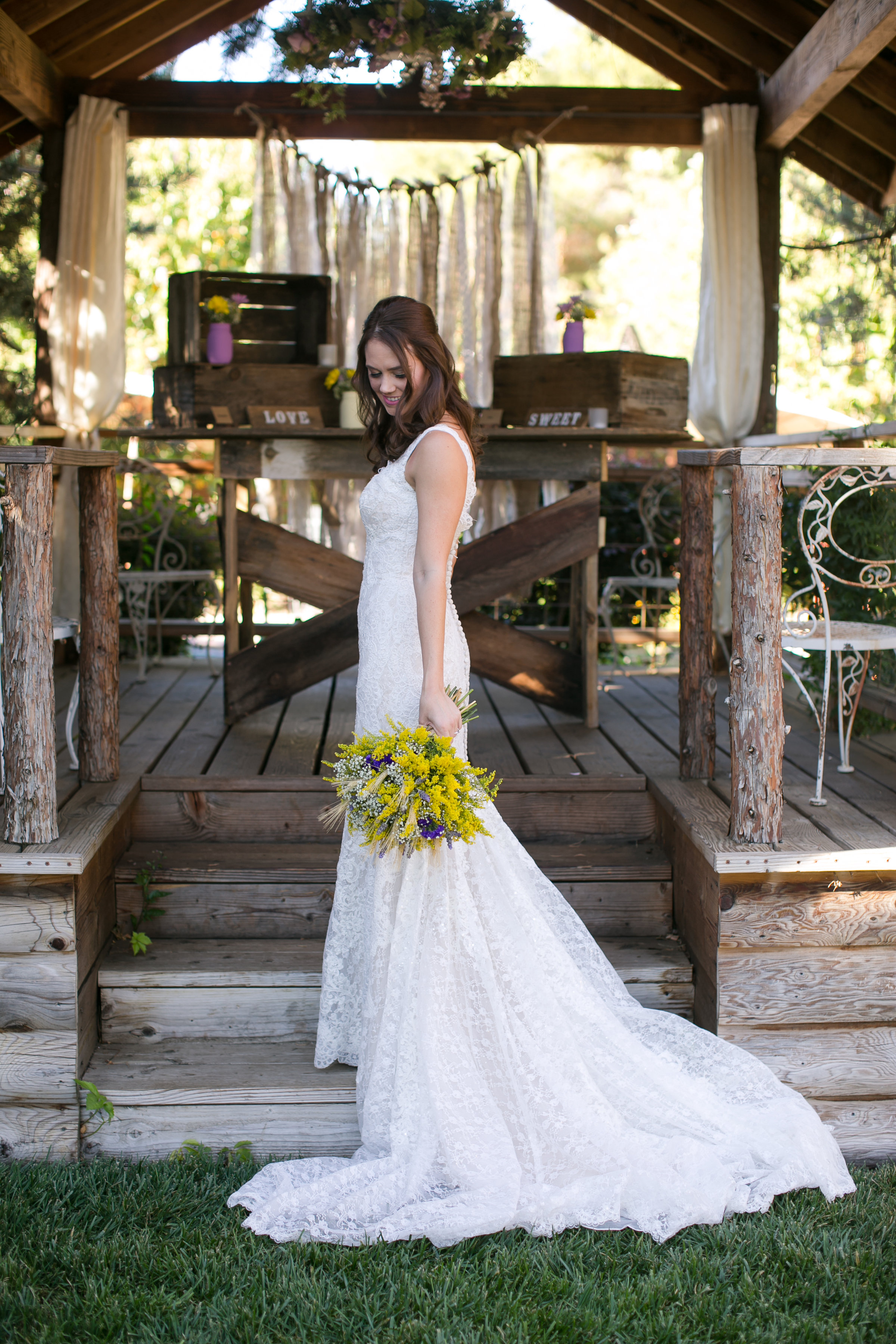 Velours Designs | Redding California | Wedding Florist