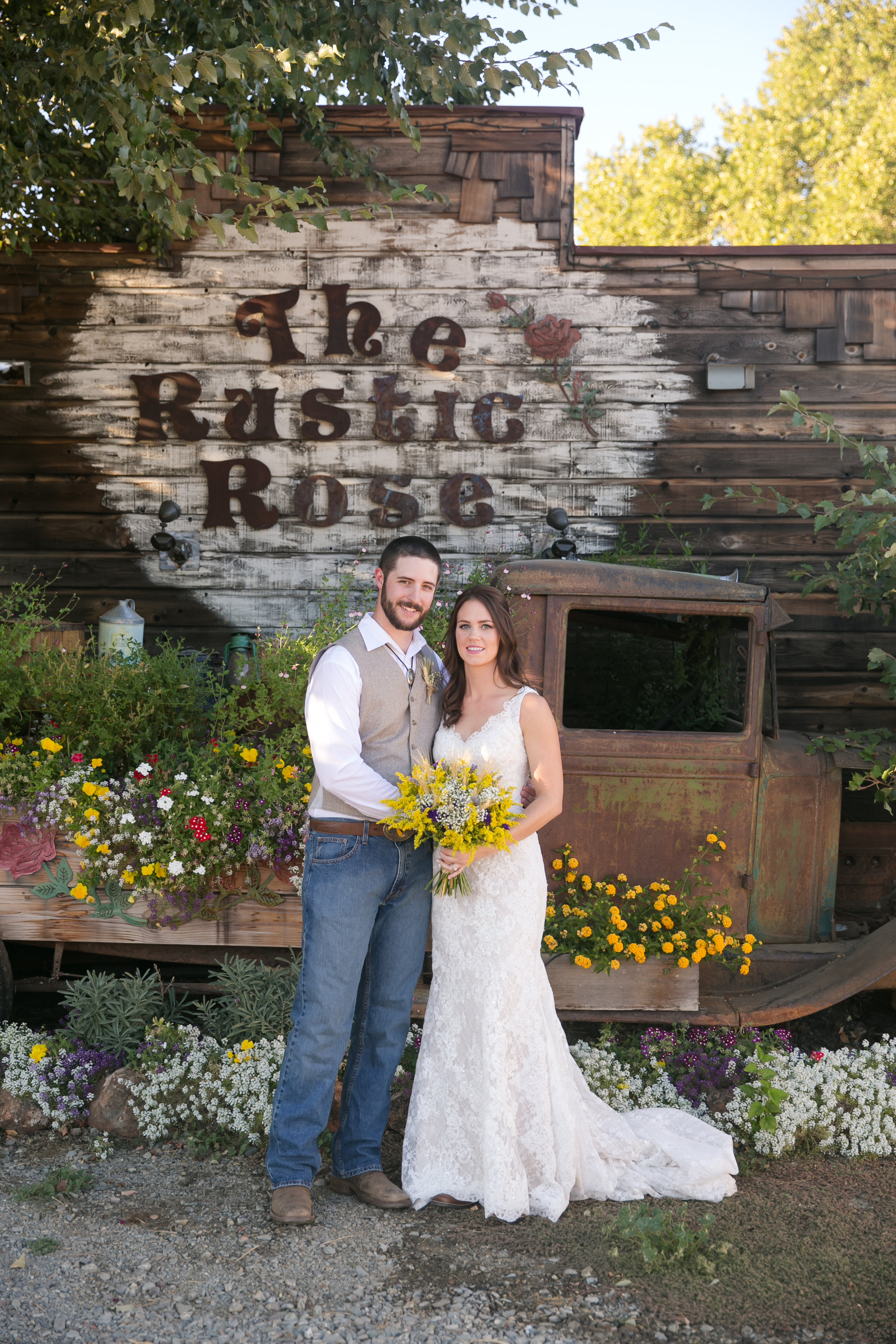 Velours Designs | Redding California | Wedding Florist