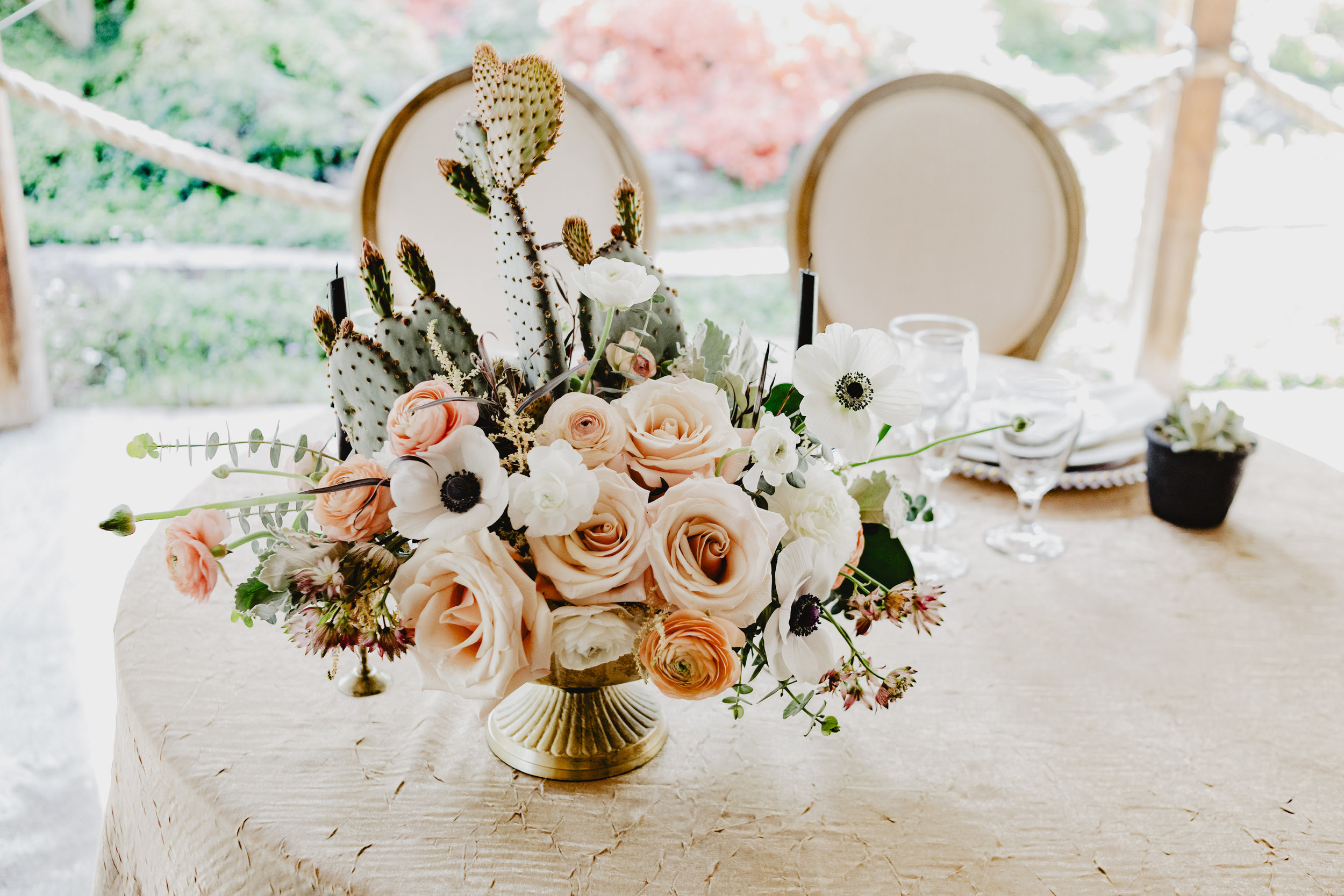 Bohemian Summer Wedding | Velours Designs | Marianna Chambard Photography