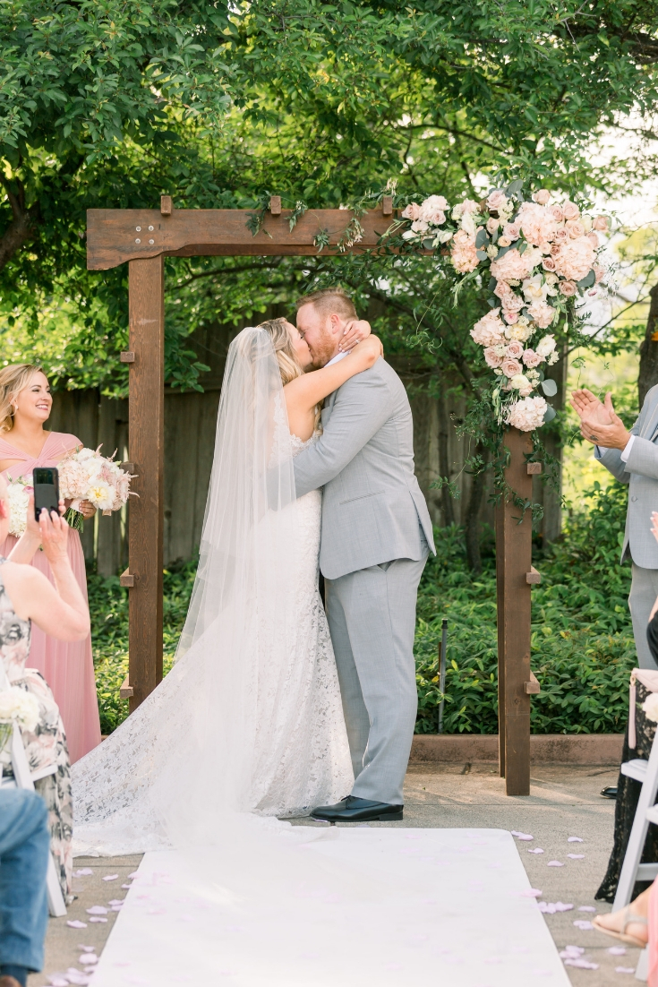 Luxurious Spring Wedding | Velours Designs | Holly Kiker Photography