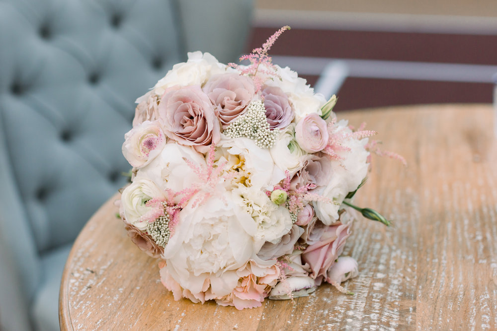 Luxurious Spring Wedding | Velours Designs | Holly Kiker Photography