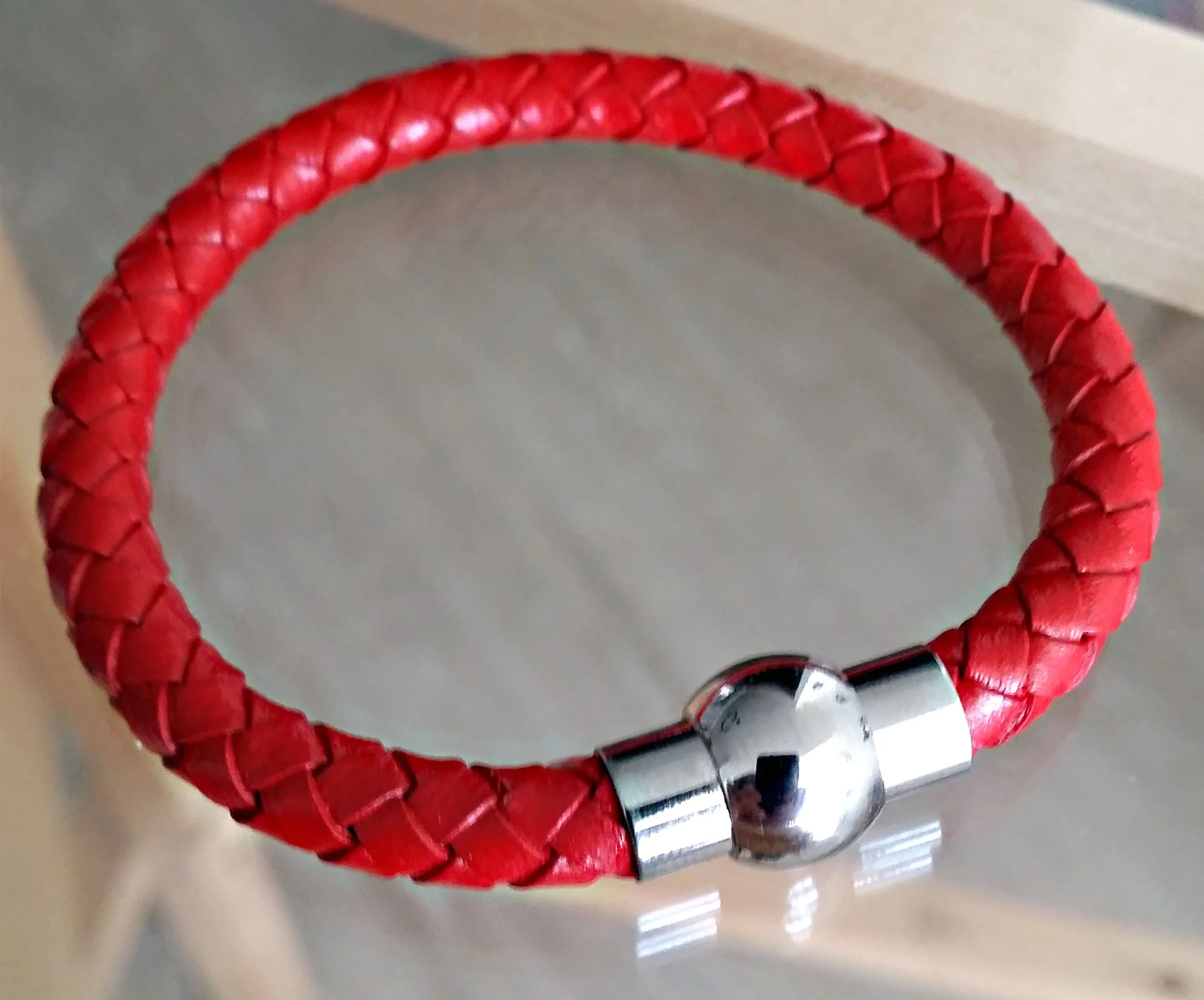Ball-and-stick-BangleRed.jpg