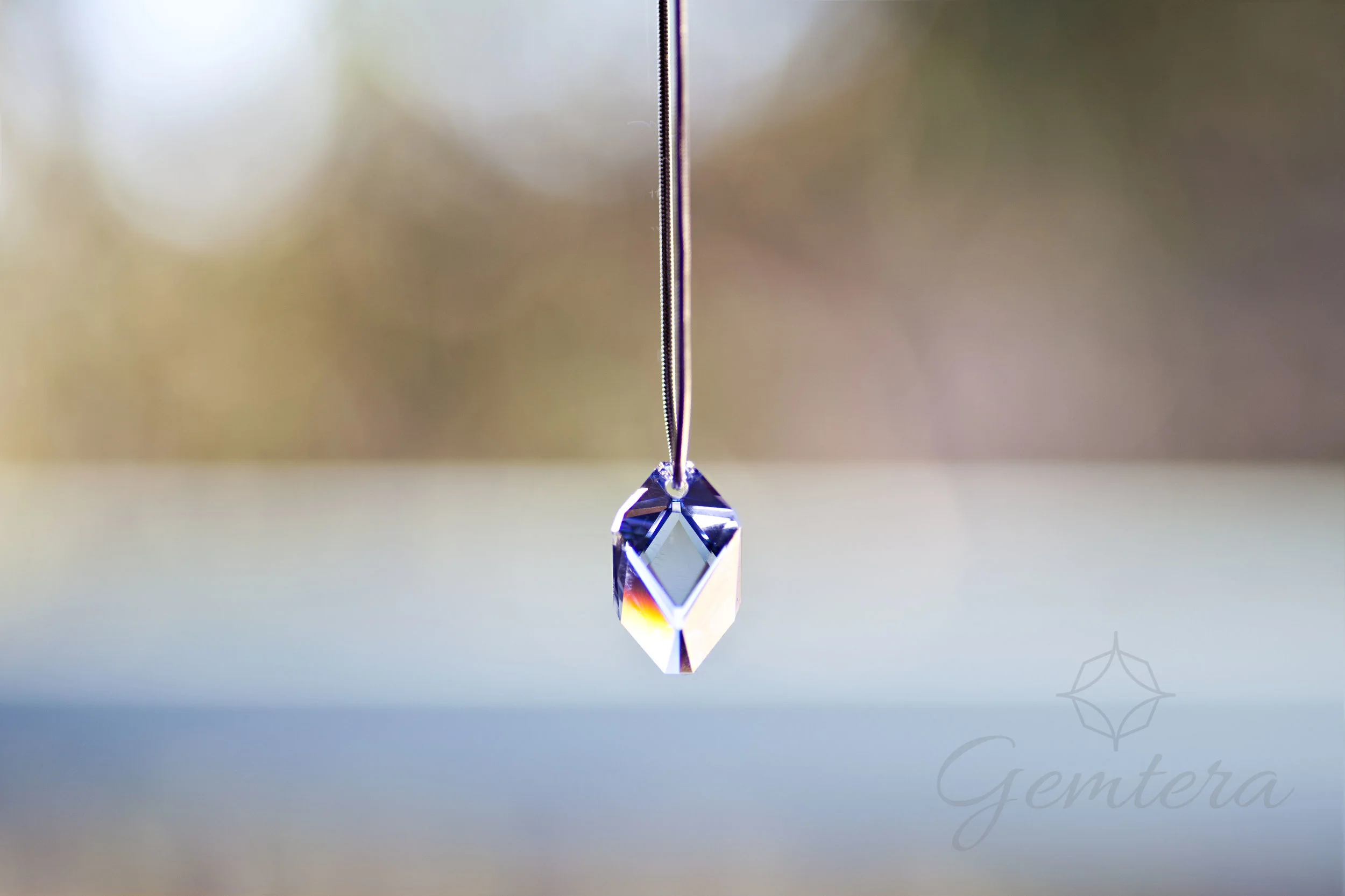 PrismEffectNecklace.jpg