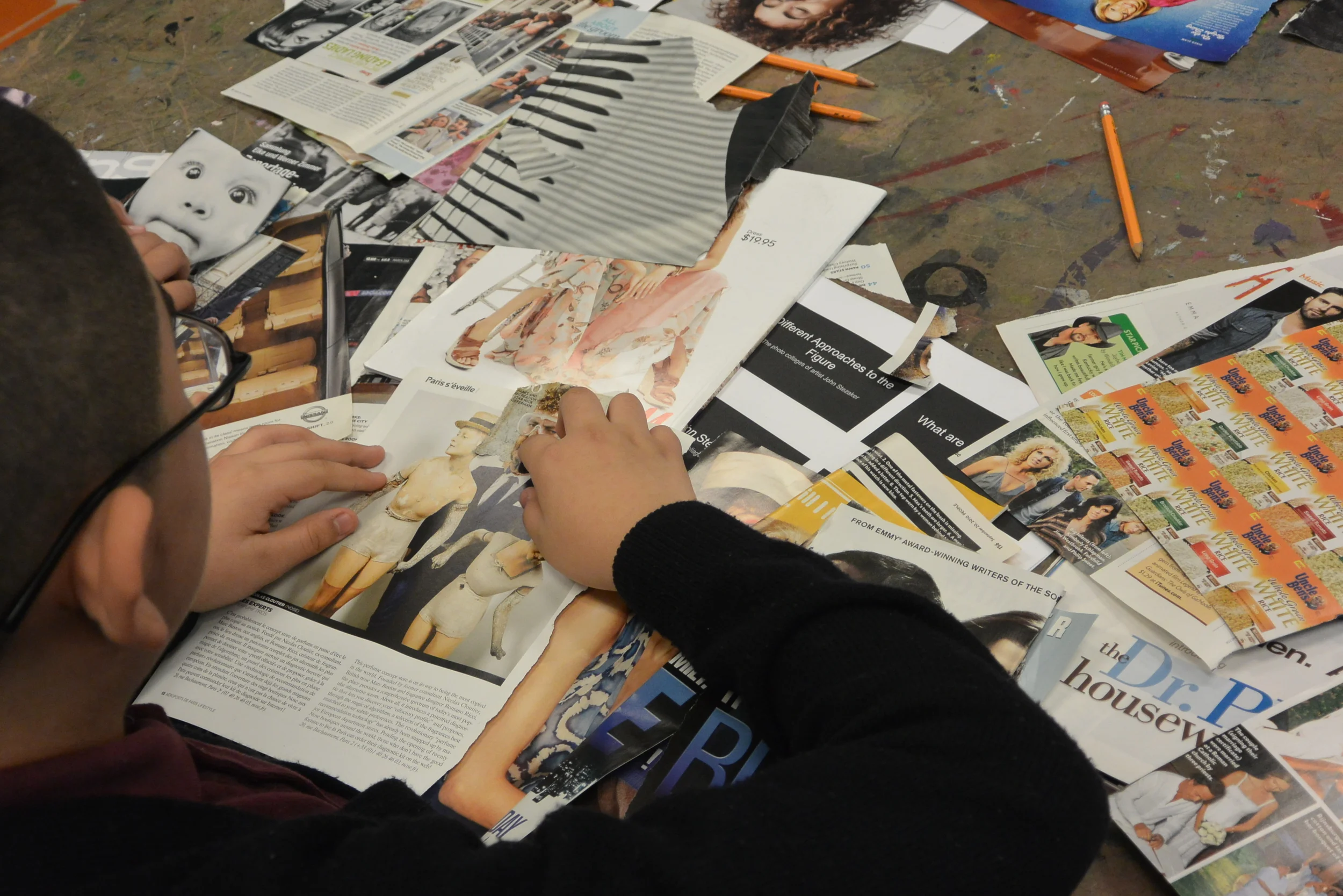 Students working on Paired Portraits