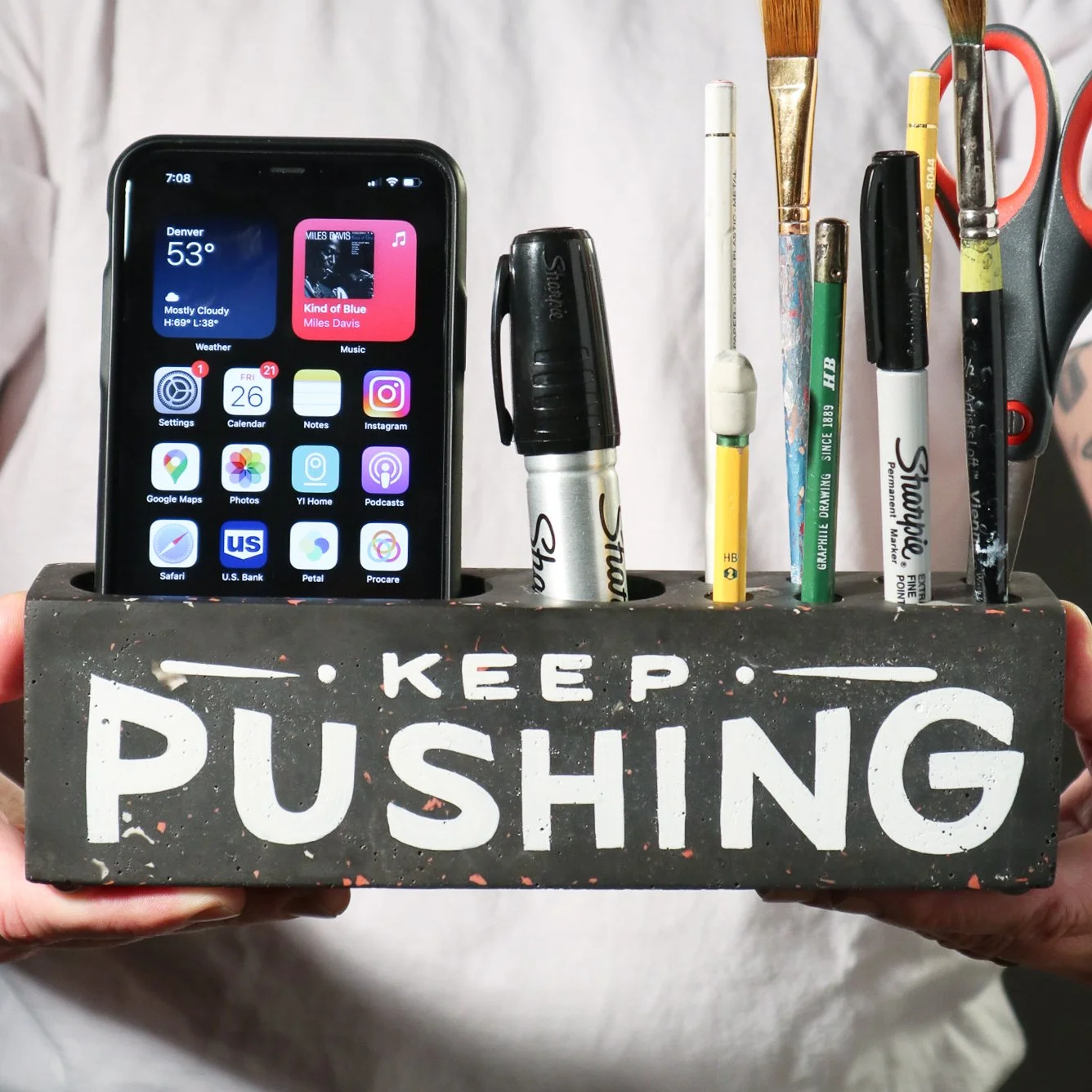 PencilHolder_KeepPushing-1.jpg
