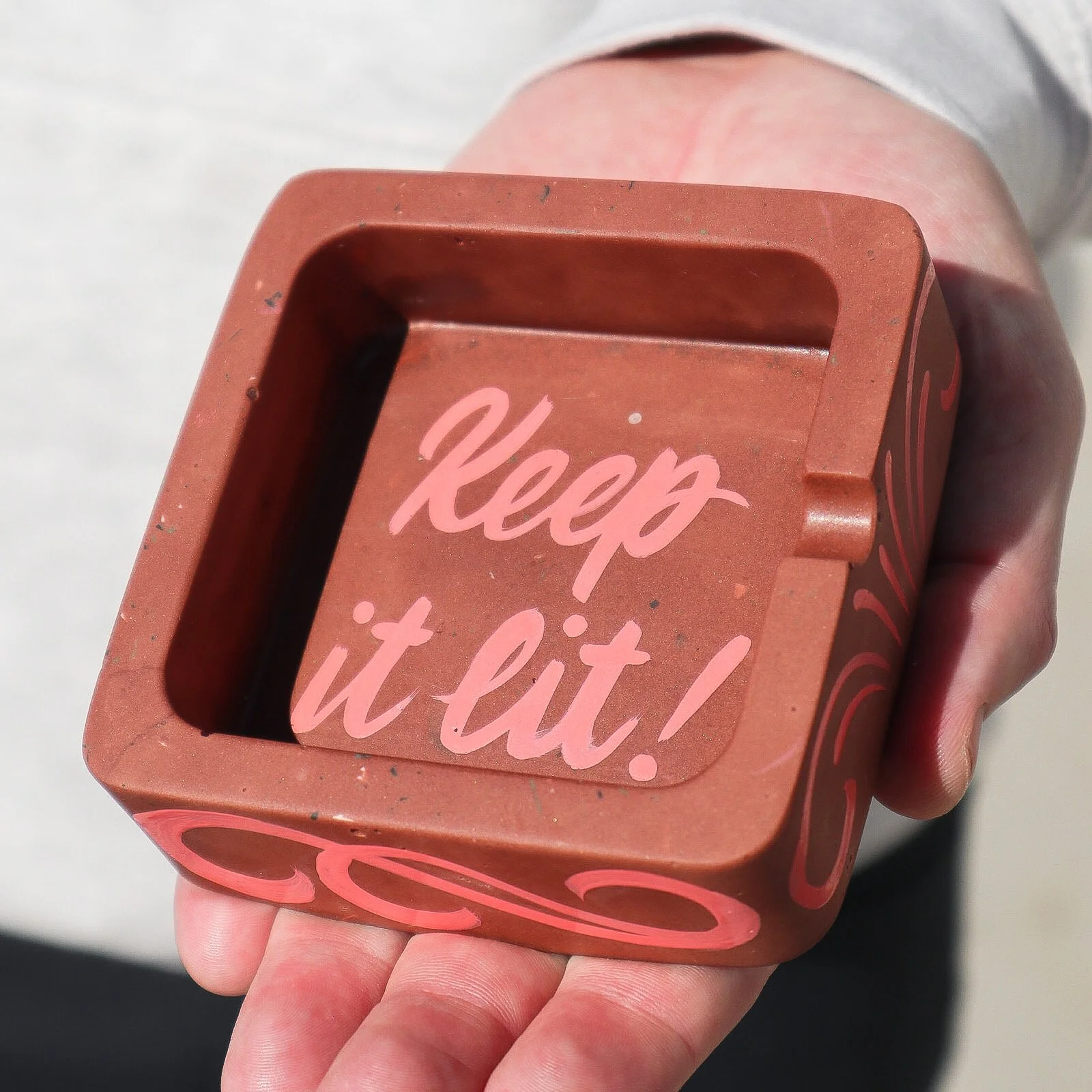Ashtray_KeepItLit_BrickPink-2.jpg