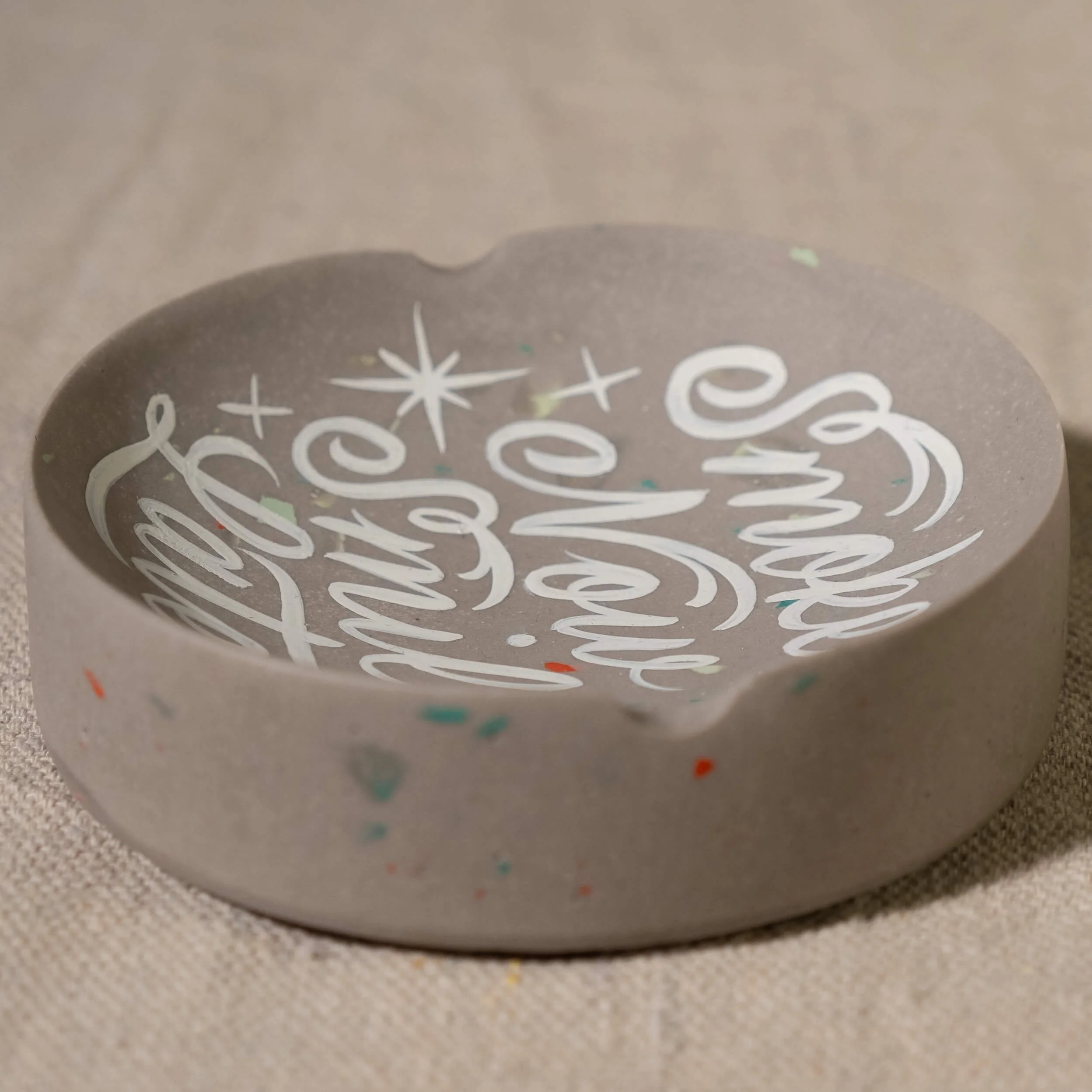 Ashtray Round- Smoke Now - Lt Earth w- White-4.jpg