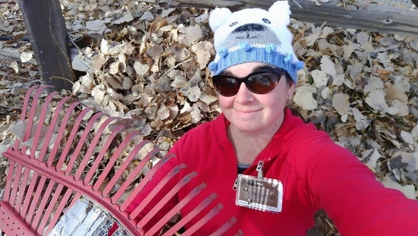 Kell's Inferno rakes a mess of leaves; it's much more of a workout than you think!