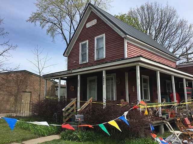 We're back at the Cadieux family farm for the second day of this fun sale! We're open until 4 today. .
.
.
.
.
.
.
.
.
.
#estatesale #estatesalefinds #estateliquidation #estate #michigan #detroit_igers