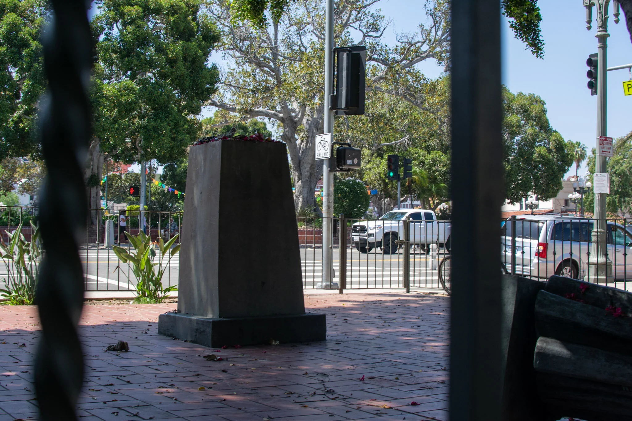 Photo by Kenneth Lopez