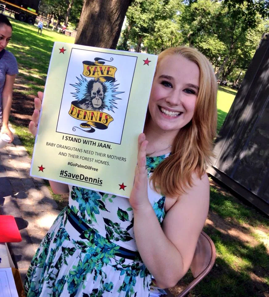Contributor Lindsay doing a photo petition, Source: Boston Palm-Oil Action Team