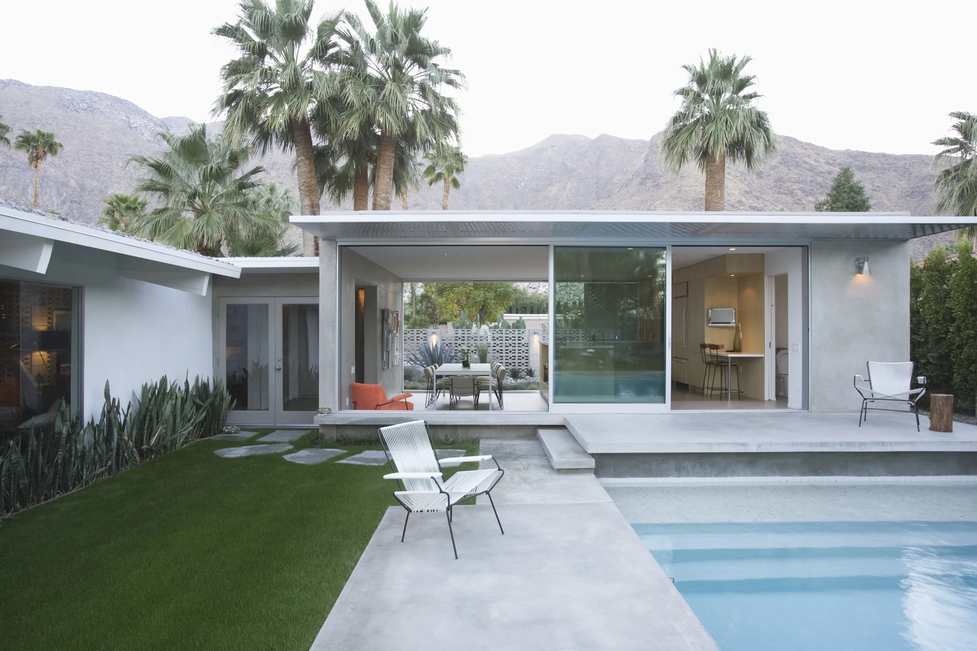 Modern Tour in Palm Springs