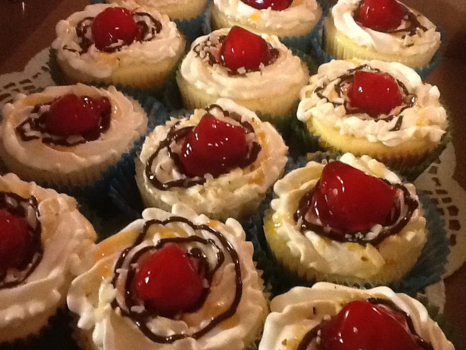 Banana Split Mini Cheesecakes