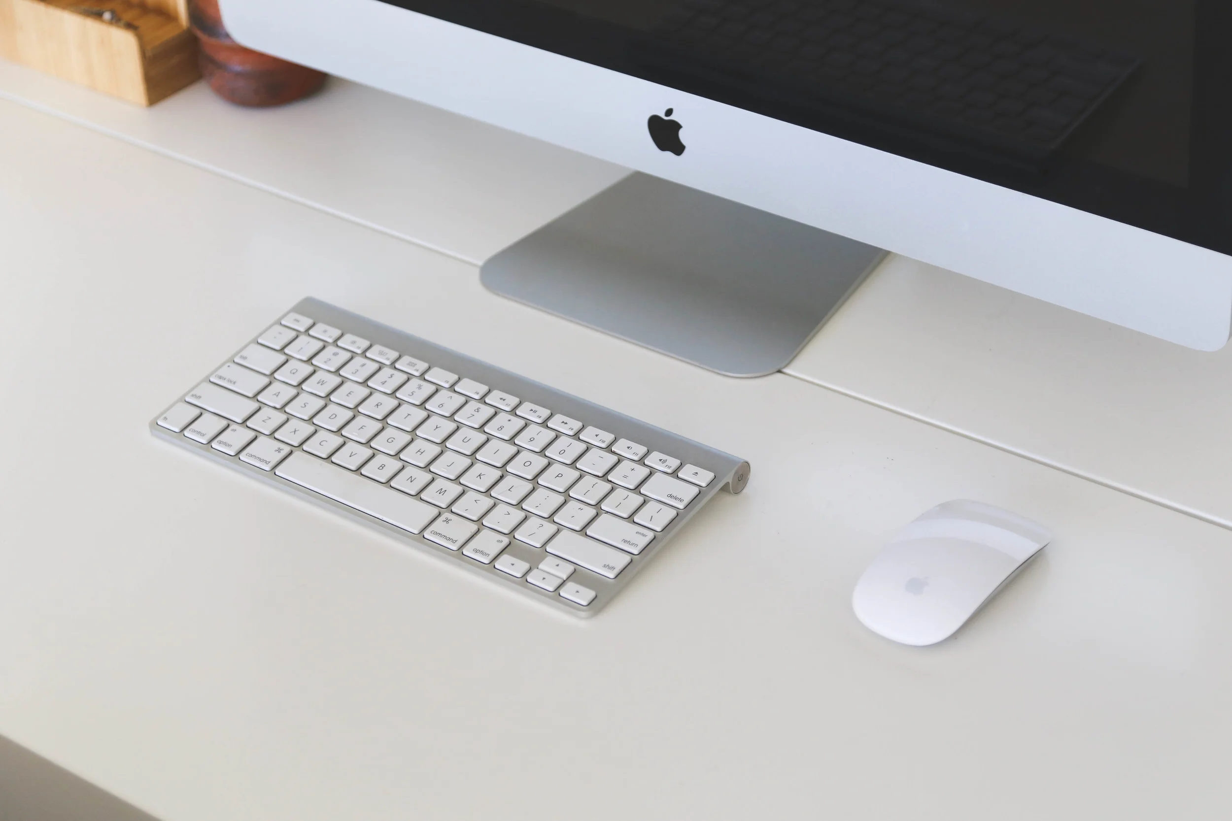 space-desk-office-computer.jpg