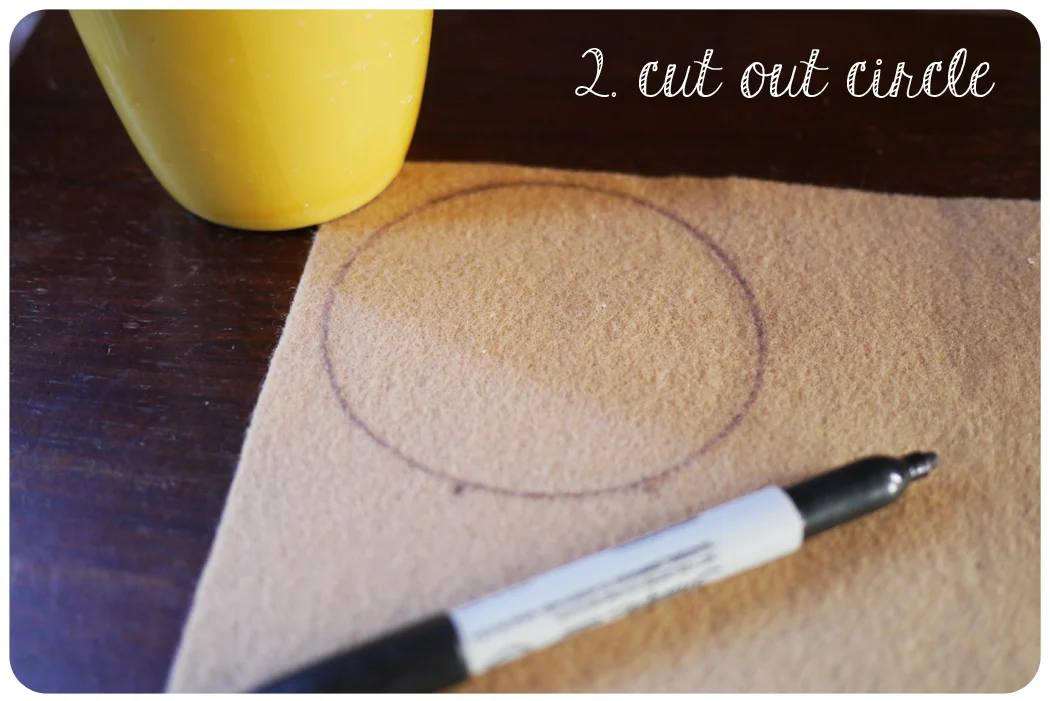 Cut out the felt circle.