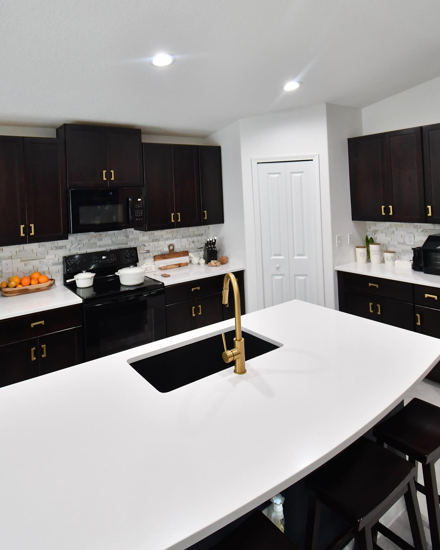 I love a good Before and After, this is our kitchen! It&rsquo;s amazing how a space can be transformed with just a few changes- in this case we only kept the original cabinets. We changed the faucet, sink, countertops, backsplash, cabinet pulls, wall