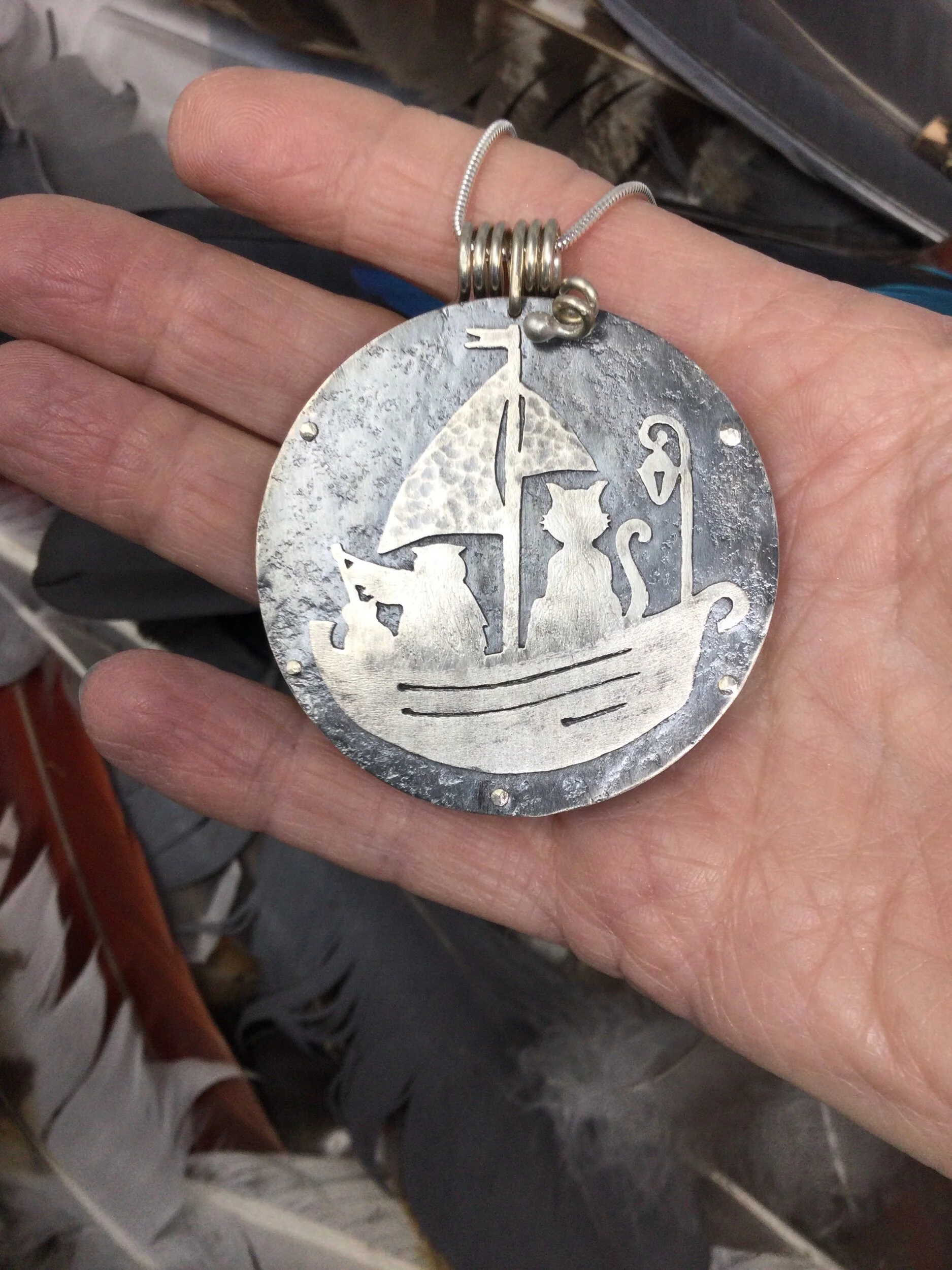 04AA4B17-F7A9-482B-B782-48B54BD88122