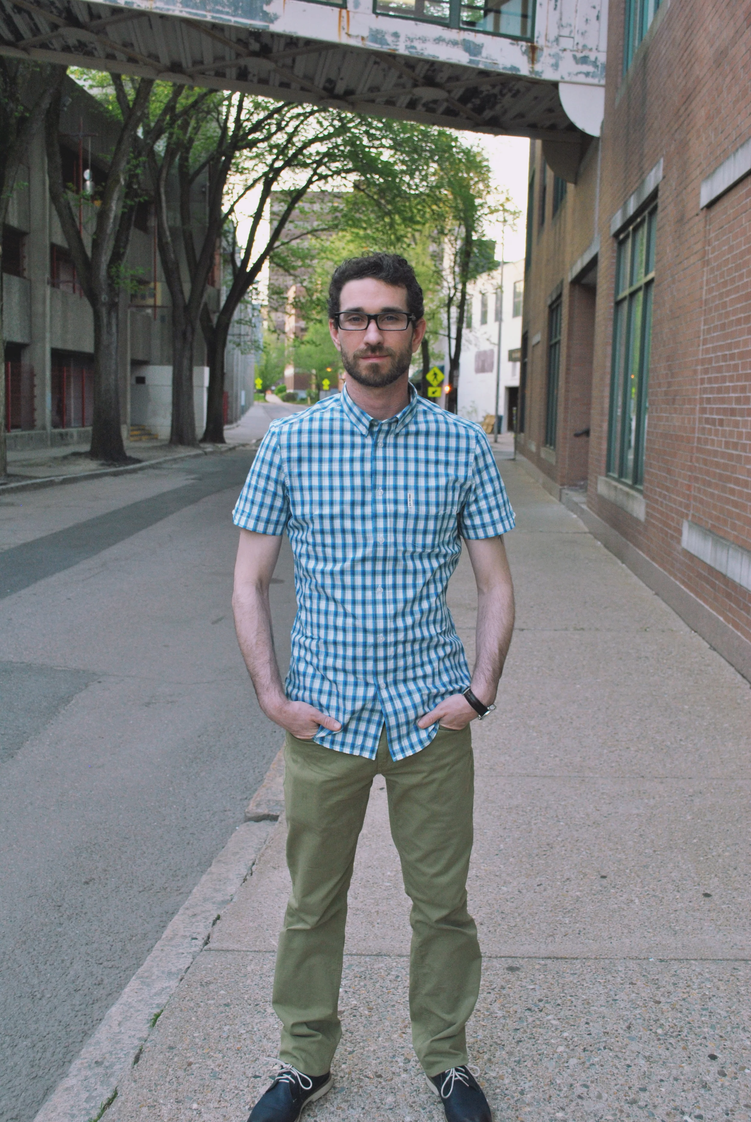 He Wears - Navy and Olive