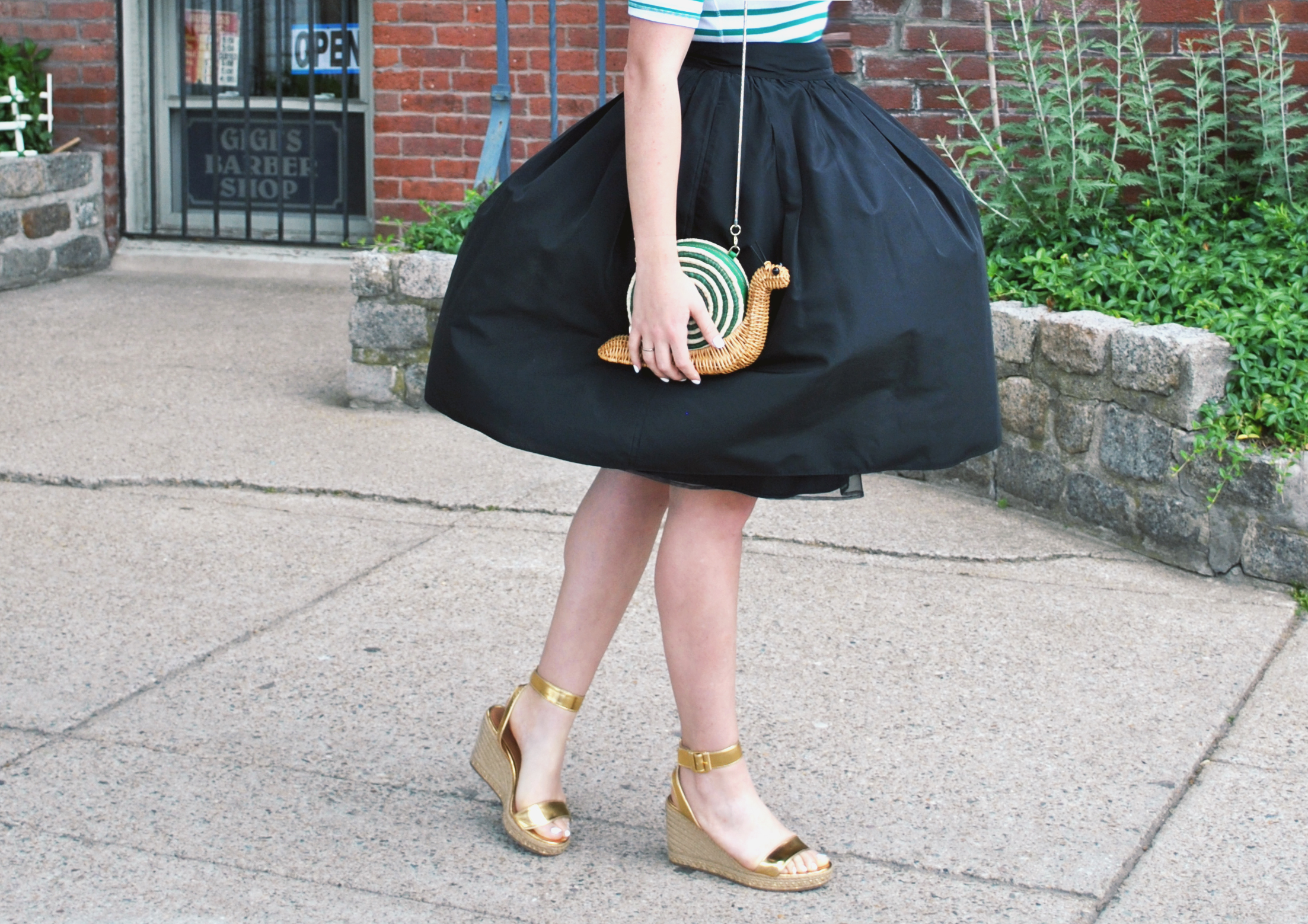 Garden party // preppy outfit // snail purse // kate spade // green stripes // puffy skirt // thoughtfulwish // 