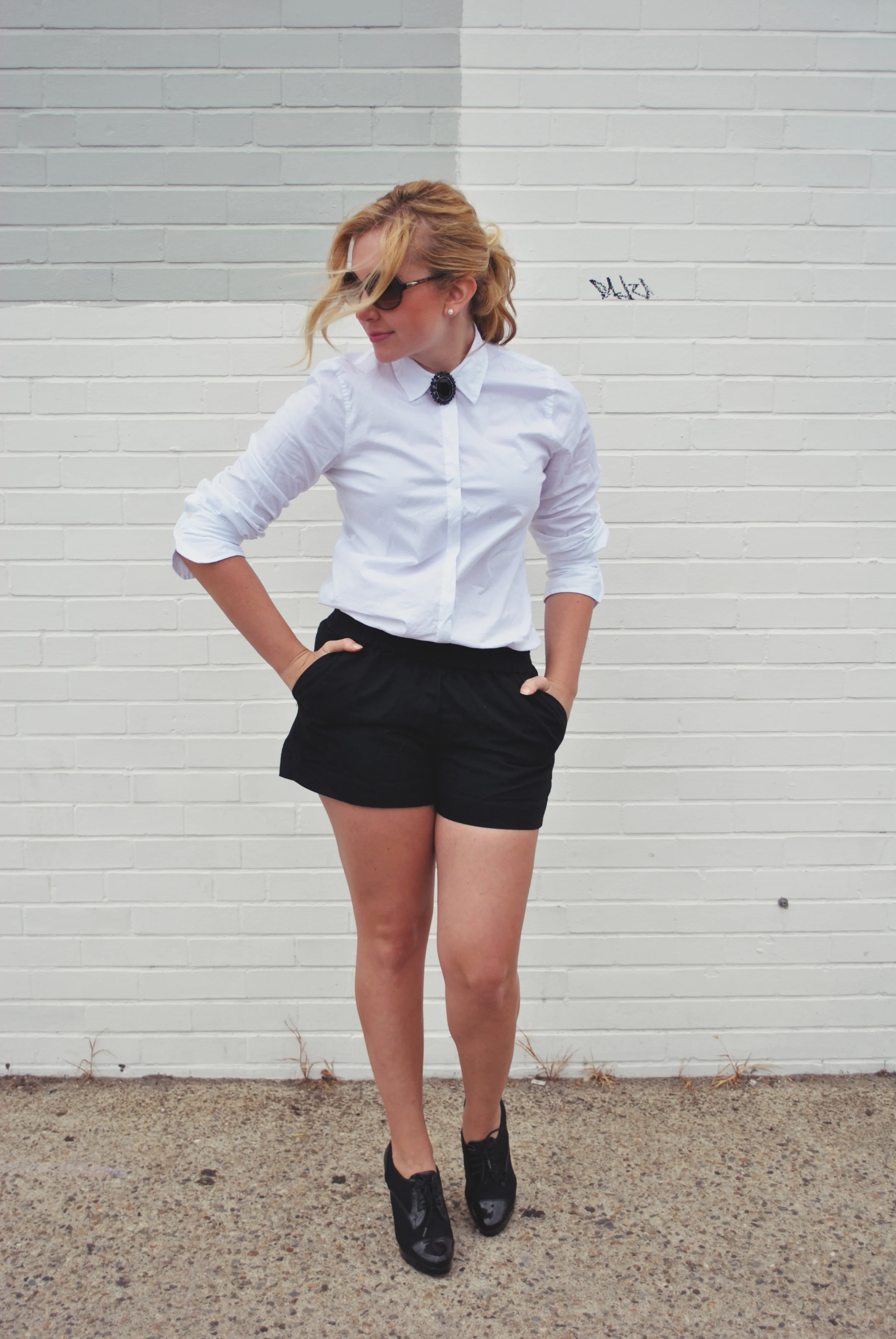 shortie // black and white // black and white outfit // evening outfit shorts // back to school outfit | thoughtfulwish