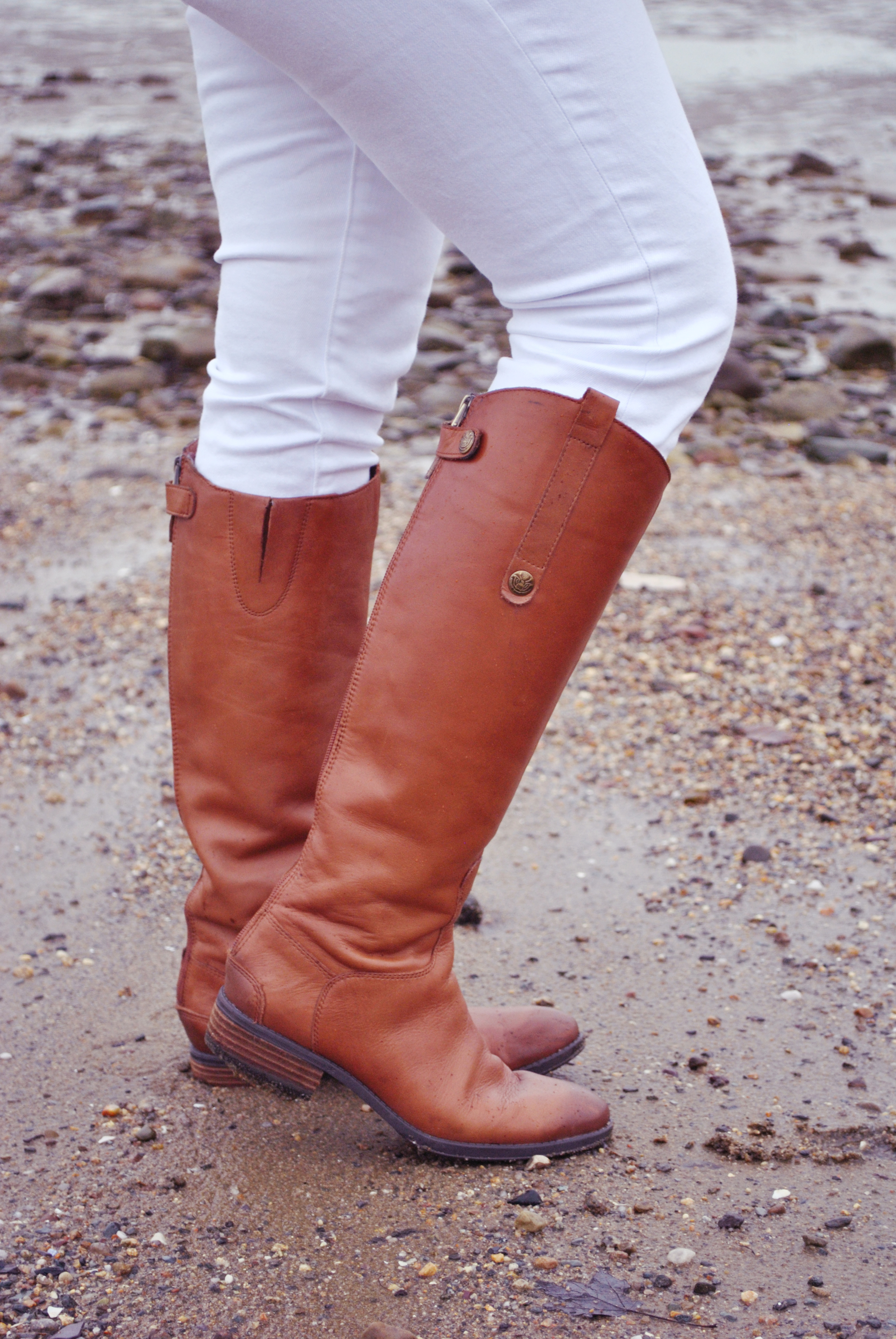 thoughtfulwish | boston fashion blogger // blanket scarf // camel sweater // white jeans // winter outfit // sam edelman boots // boots