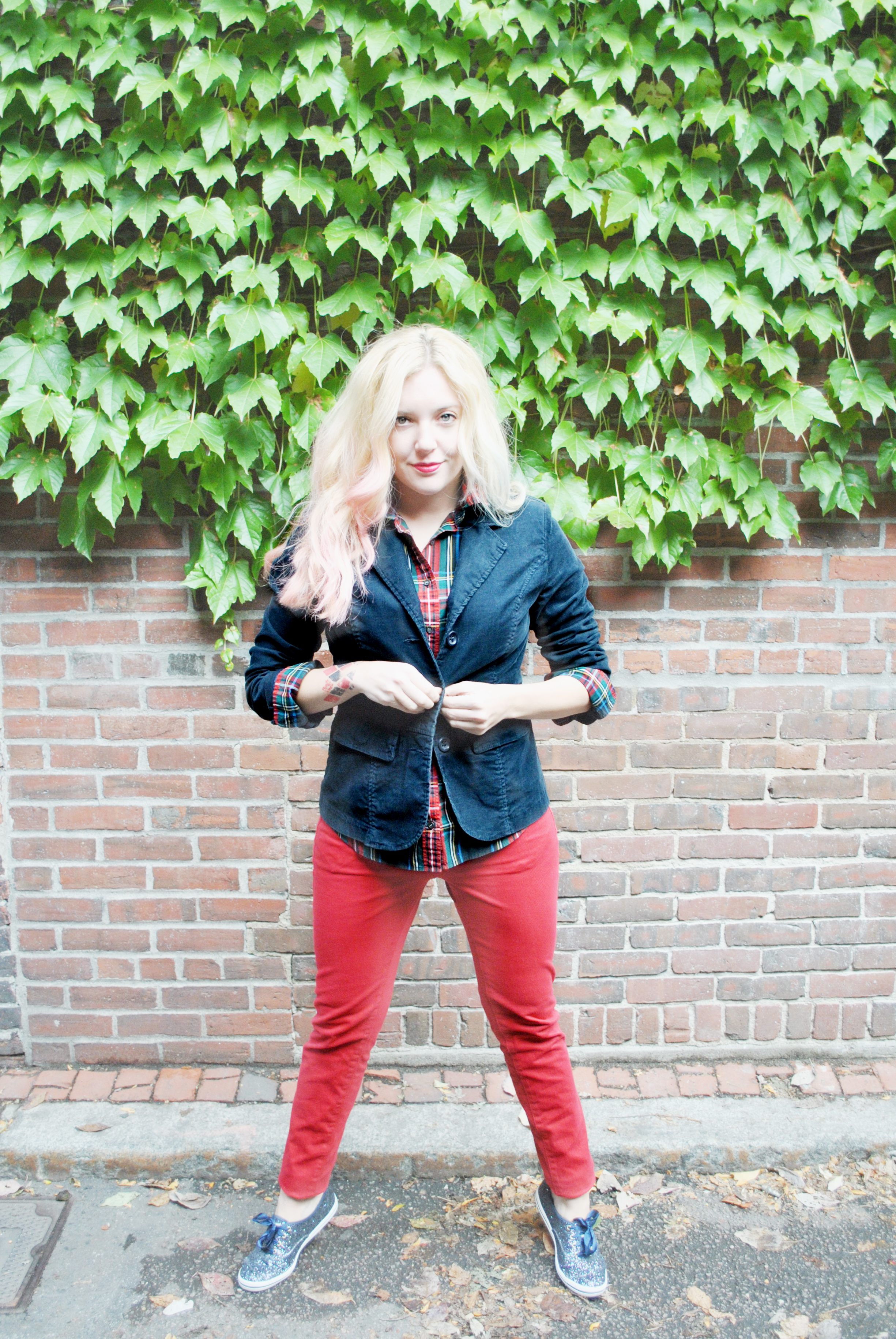 thoughtfulwish | plaid // preppy // red // blazer // j.mclaughlin // j.crew // beacon hill // boston // meredith wish // acorn street