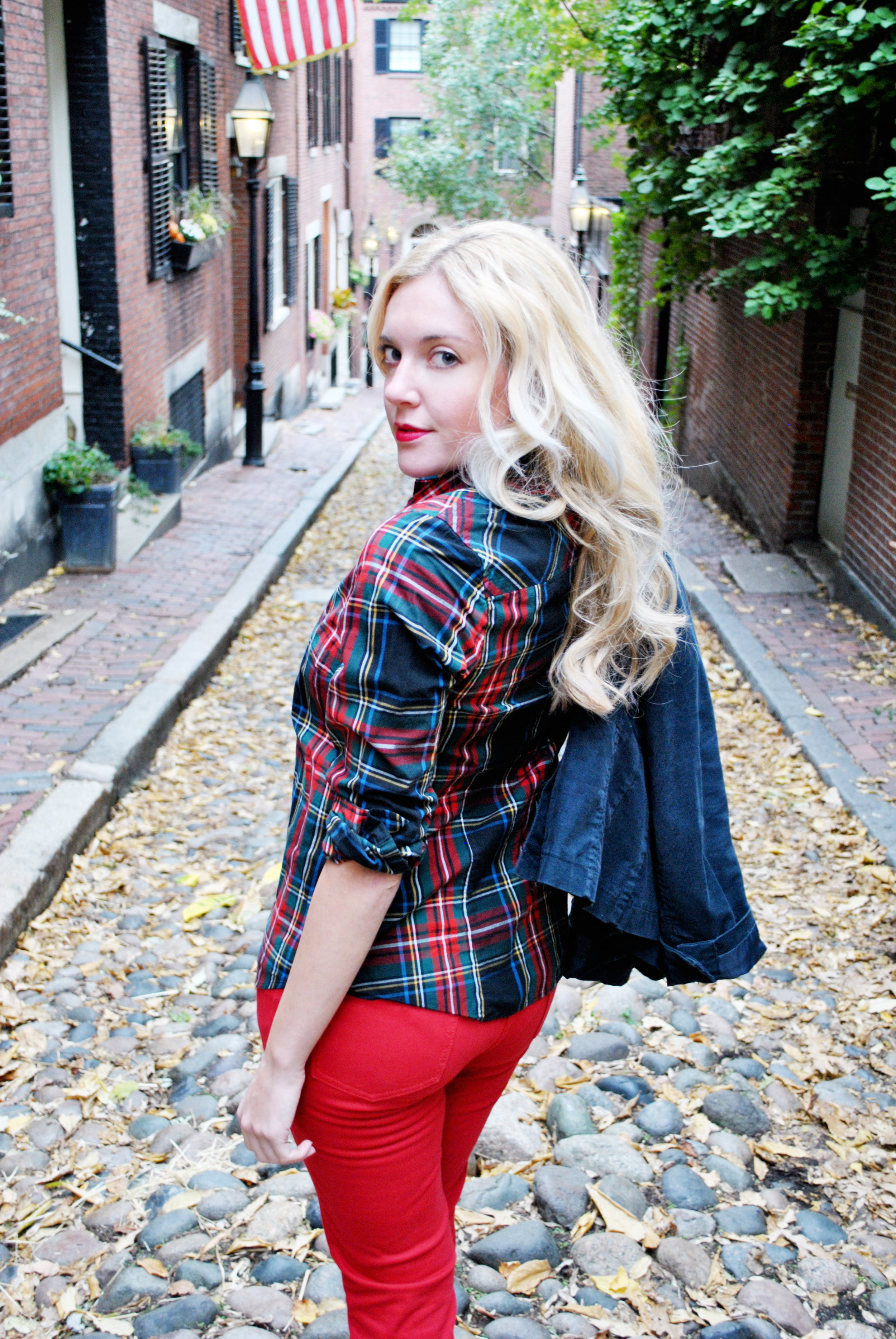 thoughtfulwish | plaid // preppy // red // blazer // j.mclaughlin // j.crew // beacon hill // boston // meredith wish // acorn street