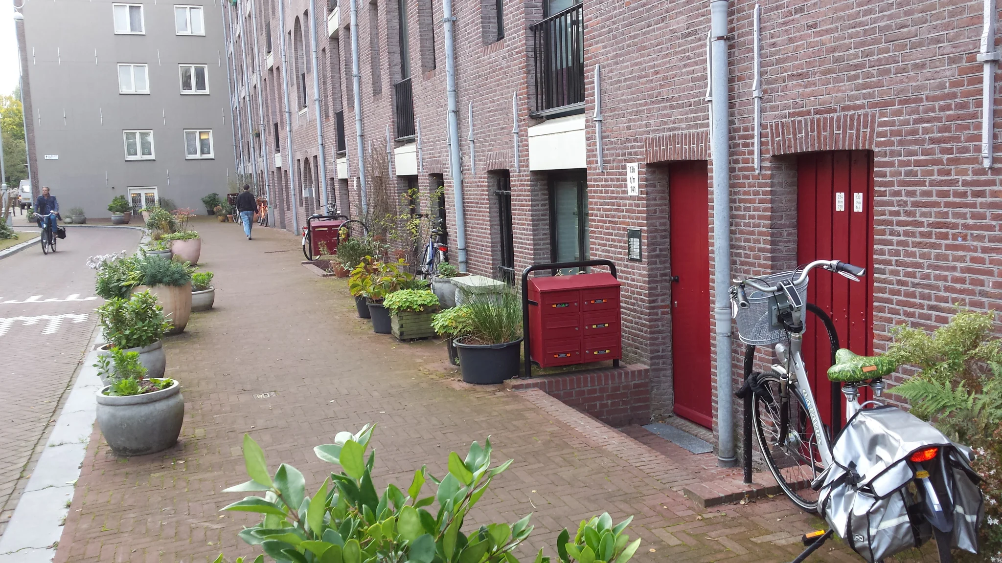 Wateroverlast Entrepotdok en huurbeleid