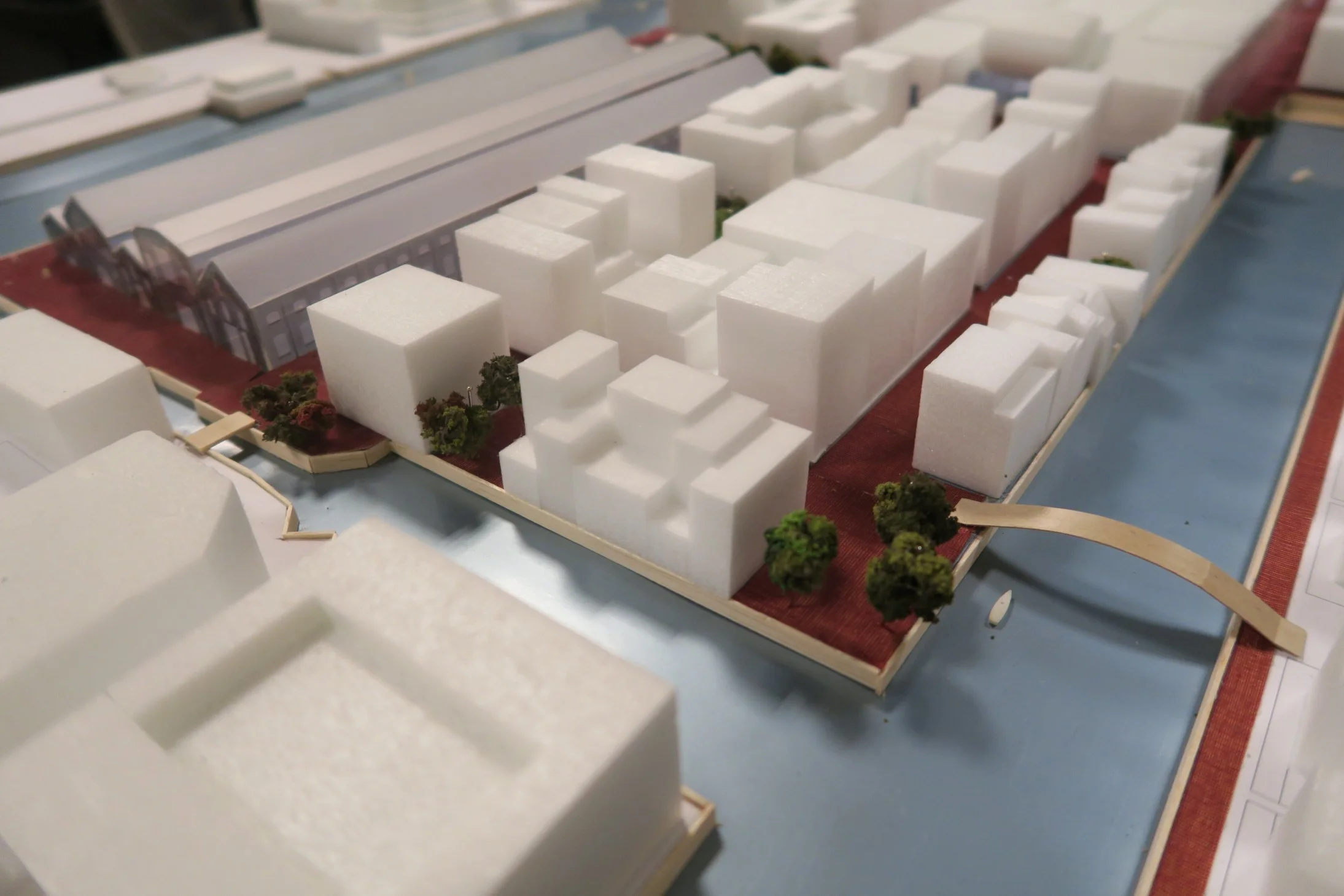 Deelplan Oostenburgervaart volgens ontwerp-bestemmingsplan zonder openbare oevers met nieuwe brug naar Cruquiusstraat, Czaar Peterbuurt