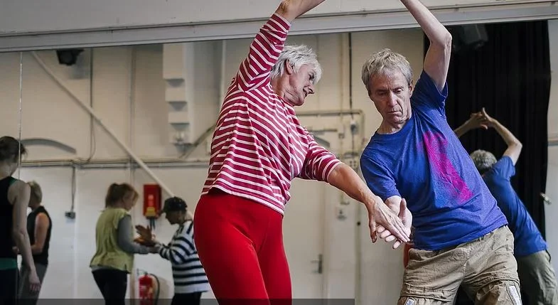 10 april 10:30 uur gratis workshop moderne dans 60+ in De Witte Boei