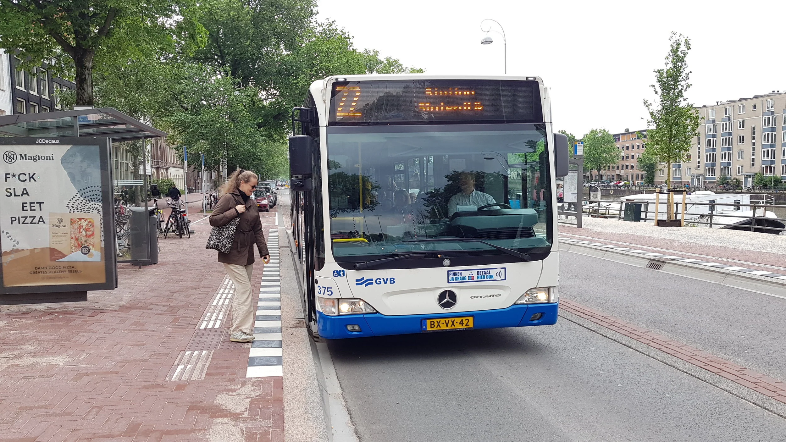 Bus 22.jpg