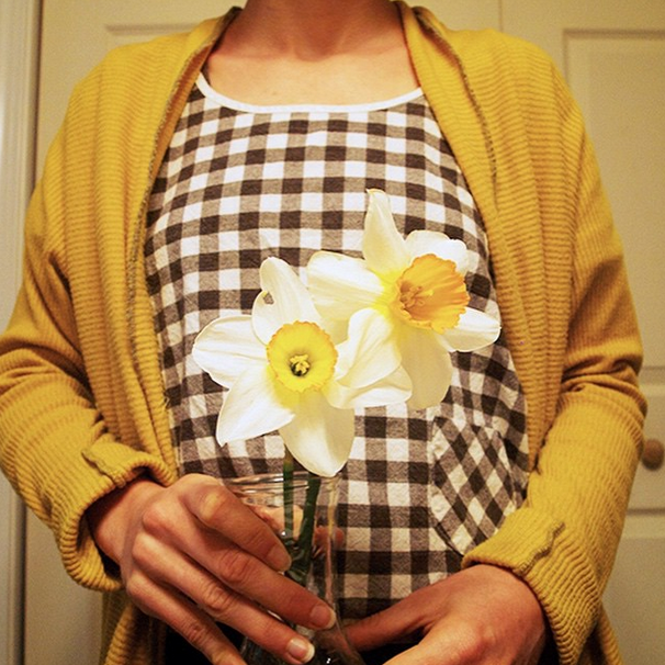 Saffron cardigan, black check, daffodils