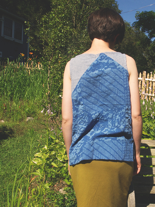 This version was sewn using a remnant of seersucker-like batik fabric paired with Robert Kaufman Brussels Washer Yarn Dye , one of my favorite fabrics