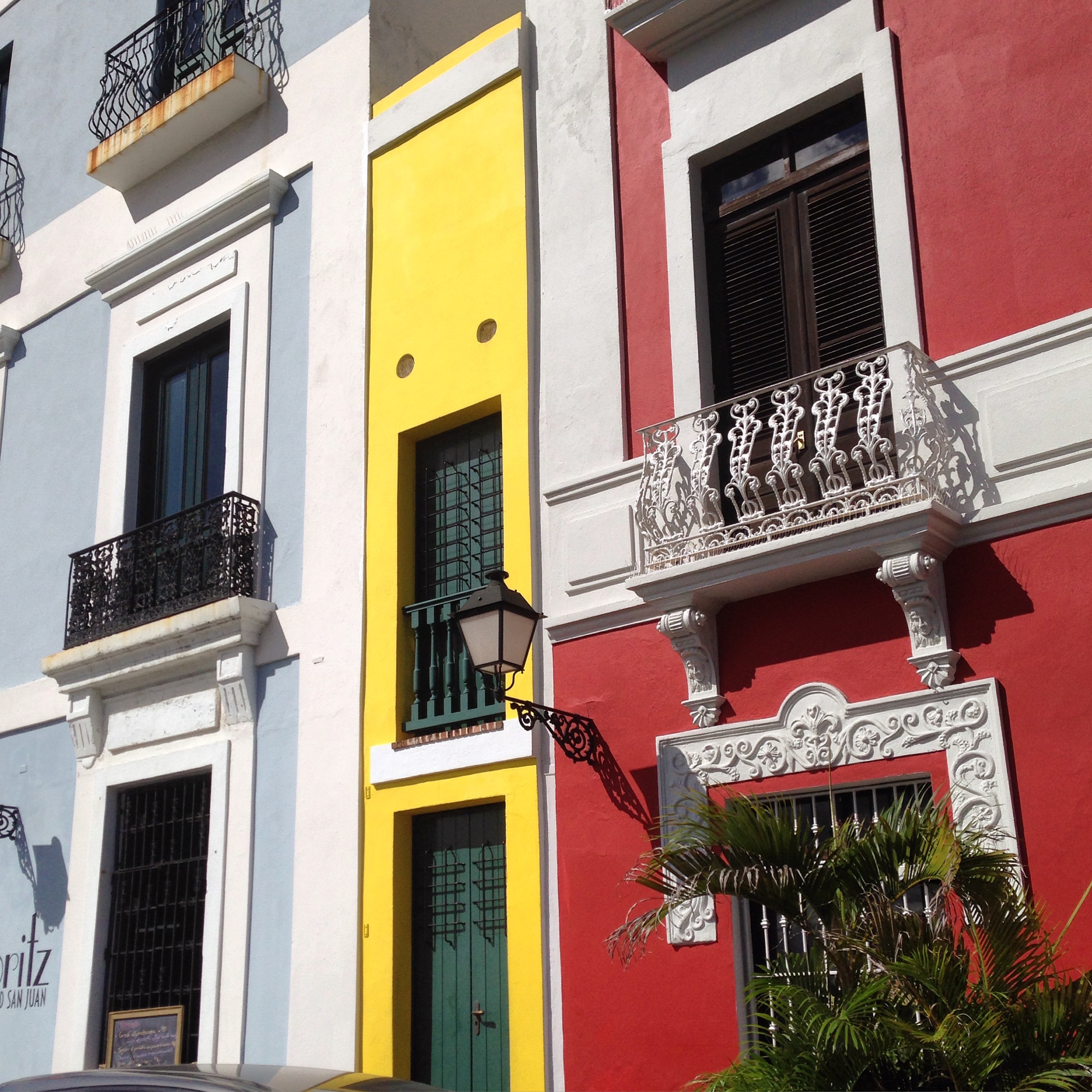 La Casa Estrecha, San Juan PR - One of the narrowest houses in the world.