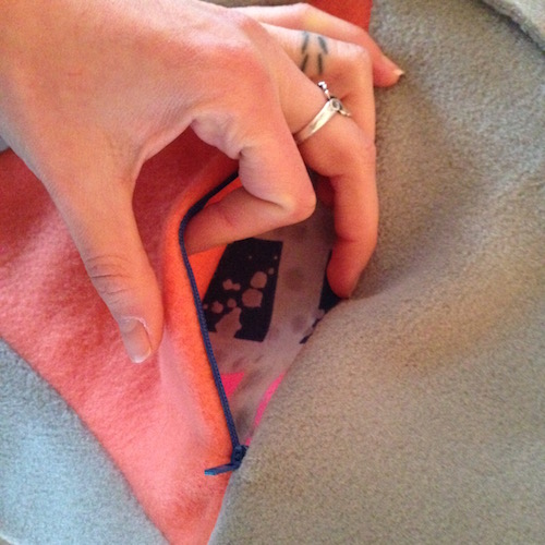 I also played around with a zip pocket. I still like this idea, so I plan to revisit it in some additions for the Geodesic pattern that will be available next month (wink wink!)