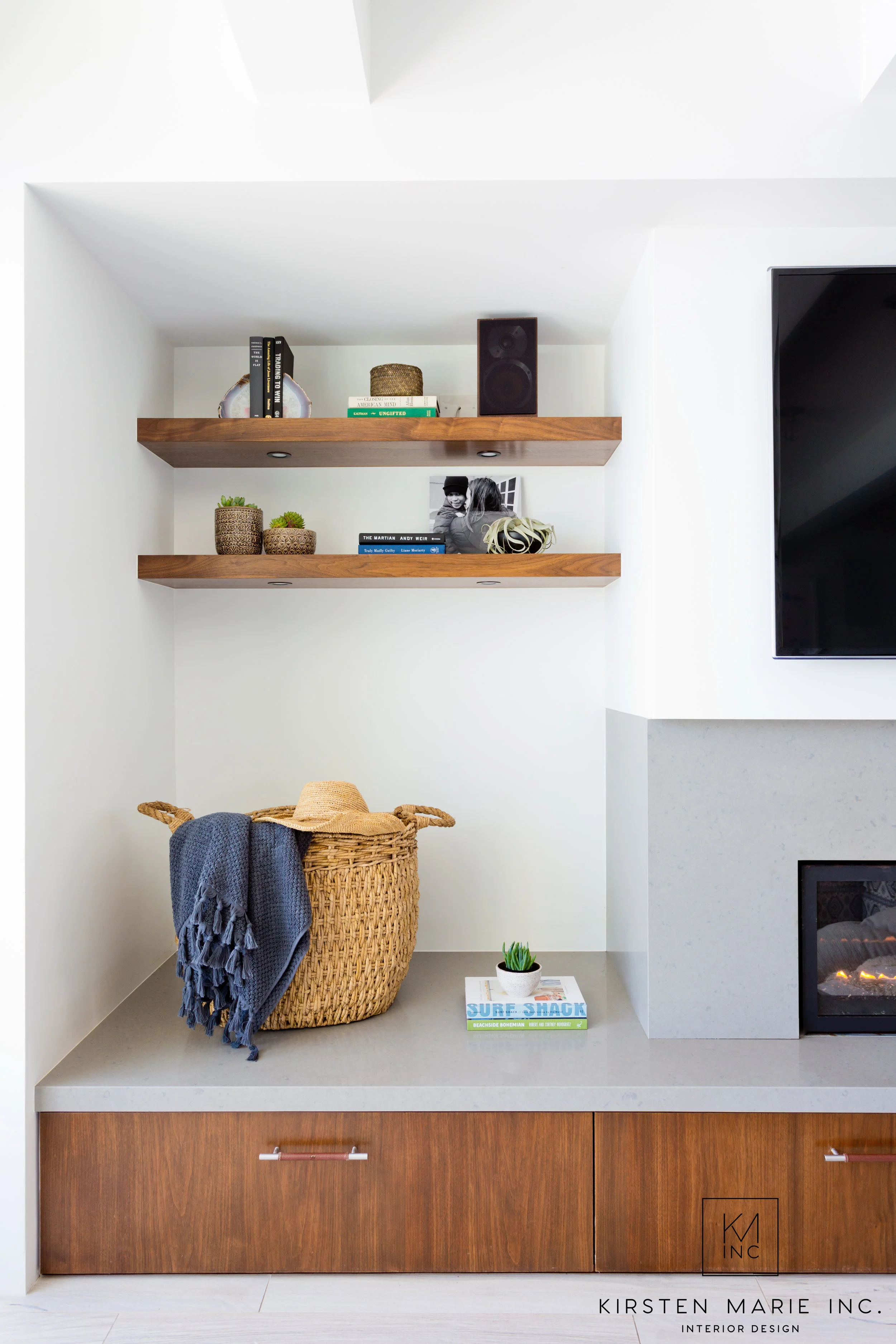 MODERN BEACH BUNGALOW BY KMI | PHOTO AMY BARTLAM