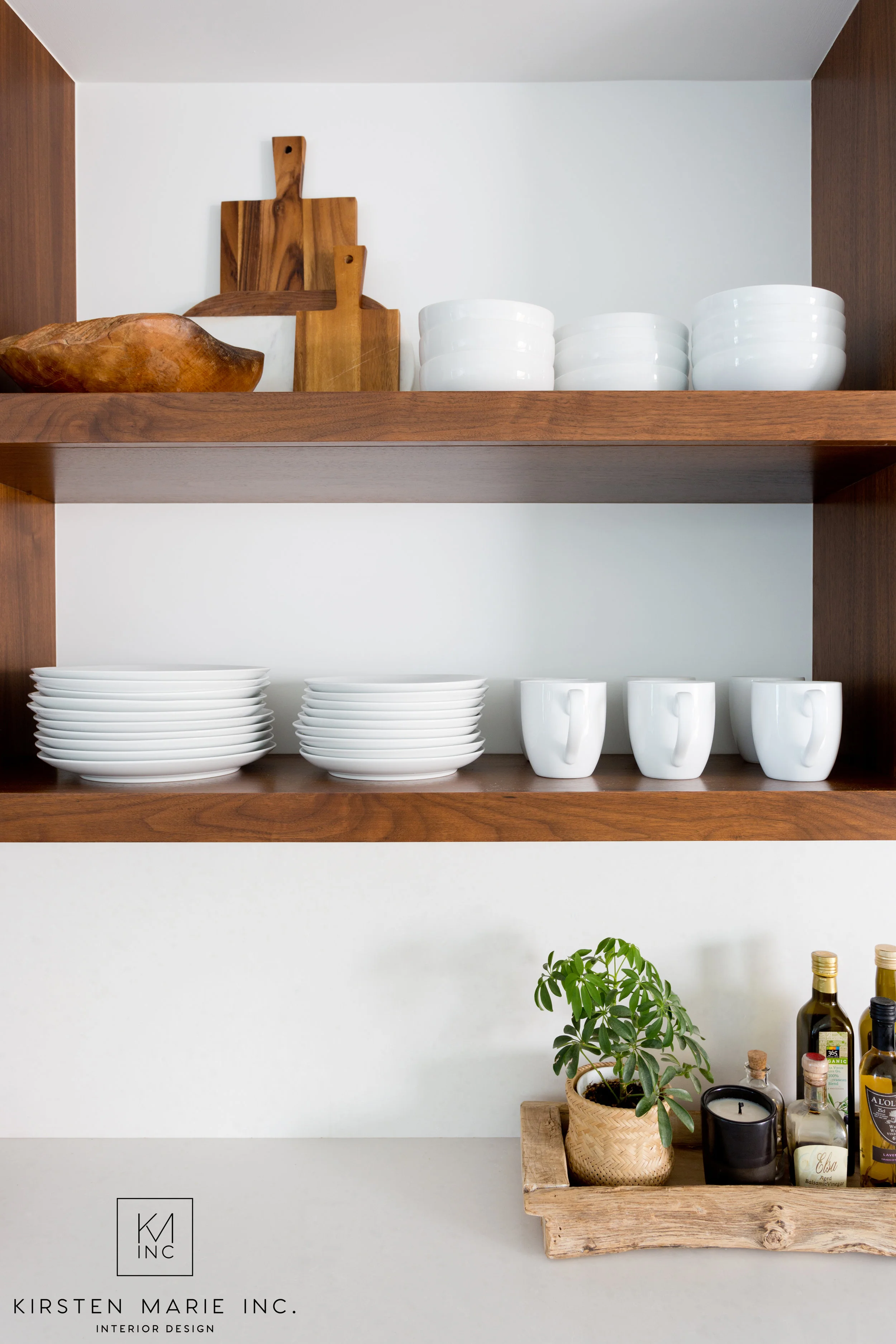 MODERN BEACH BUNGALOW BY KMI | PHOTO AMY BARTLAM