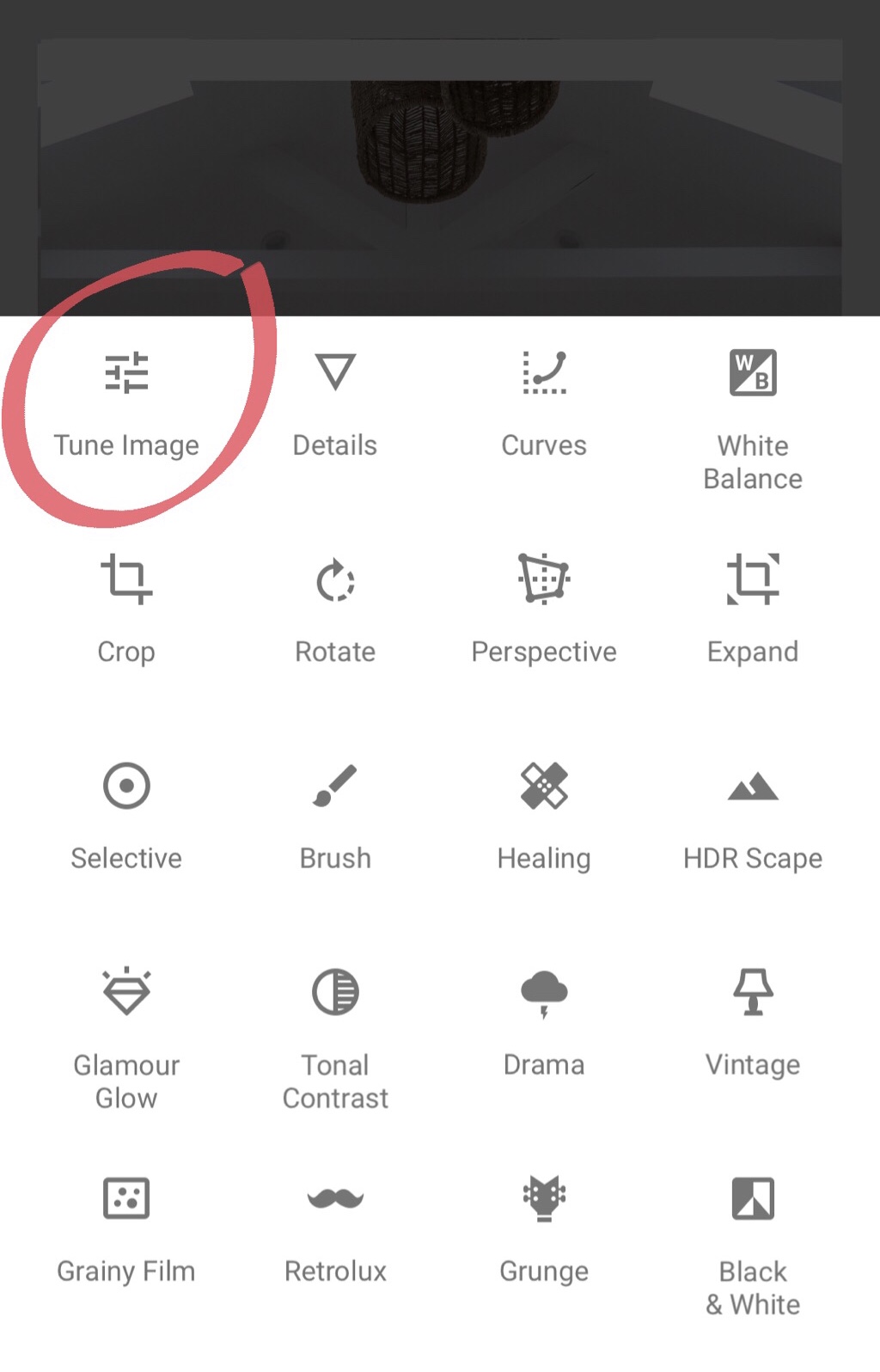 Snapseed: Tune Image