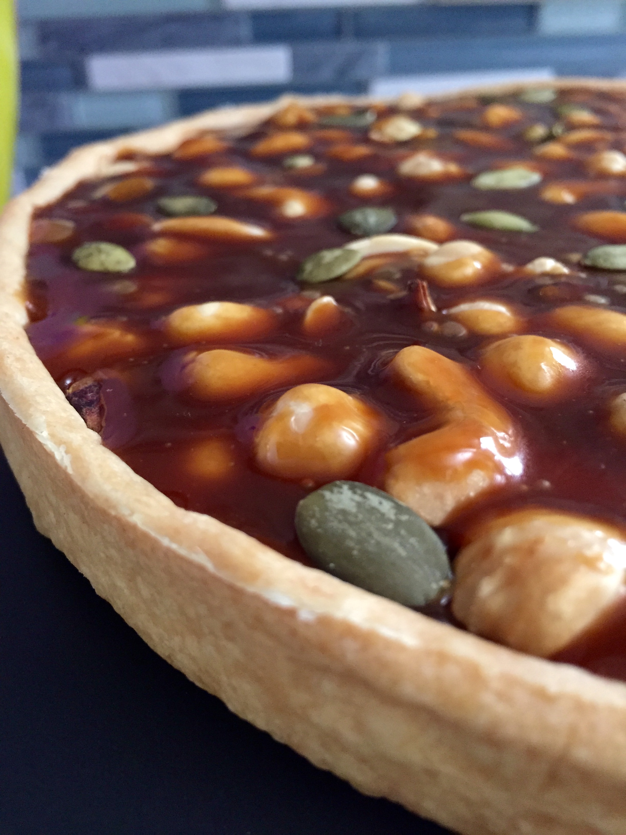 Caramel mixed nut tart with pumpkin seed - Holiday 2014