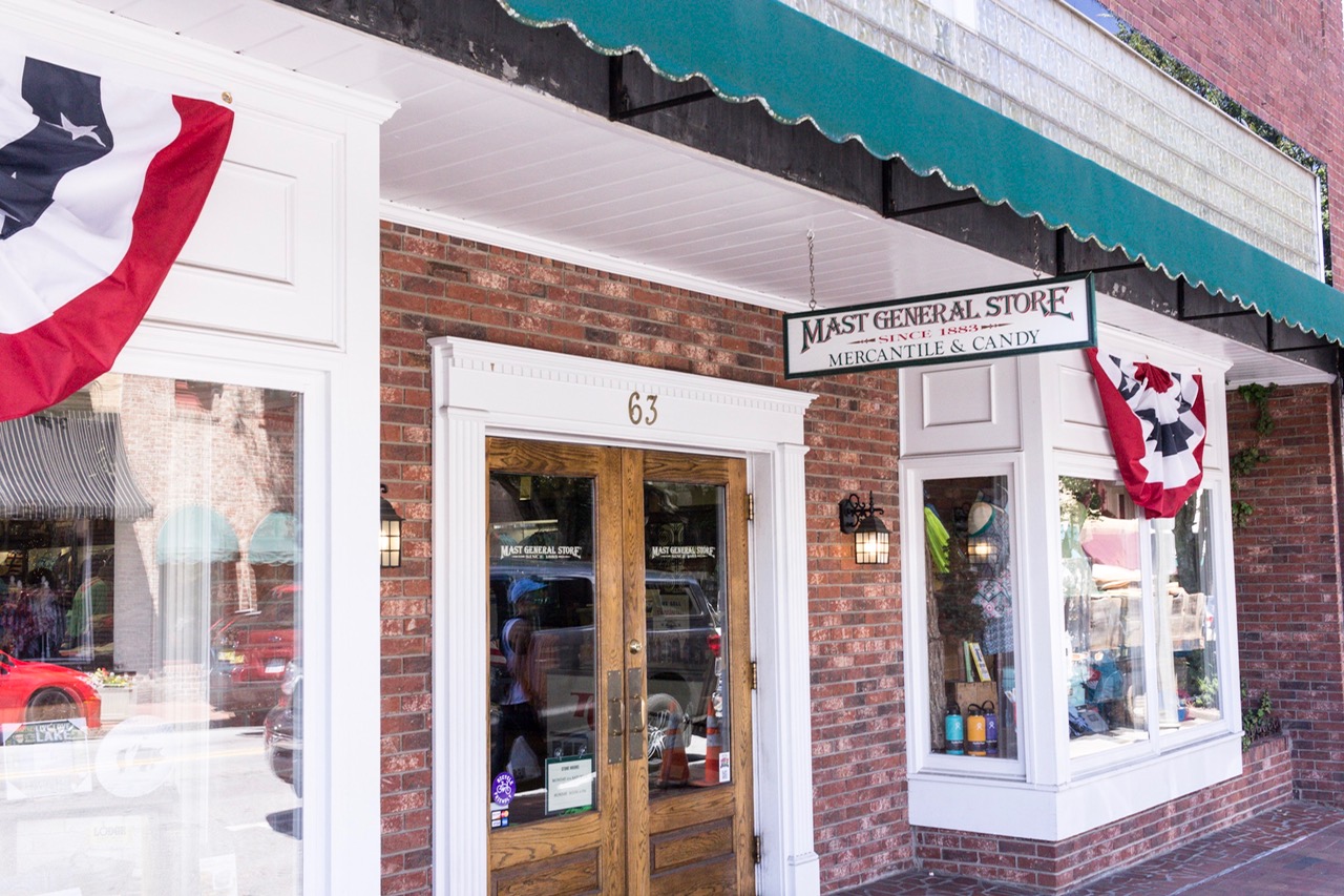 Mast General Store is a nifty outdoor supply/souvenir shop located downtown, but the main reason we go here is for the candy..... 