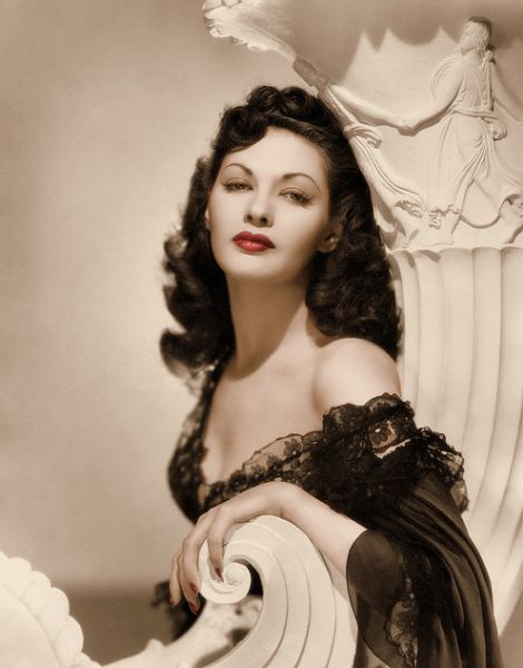 Yvonne De Carlo 