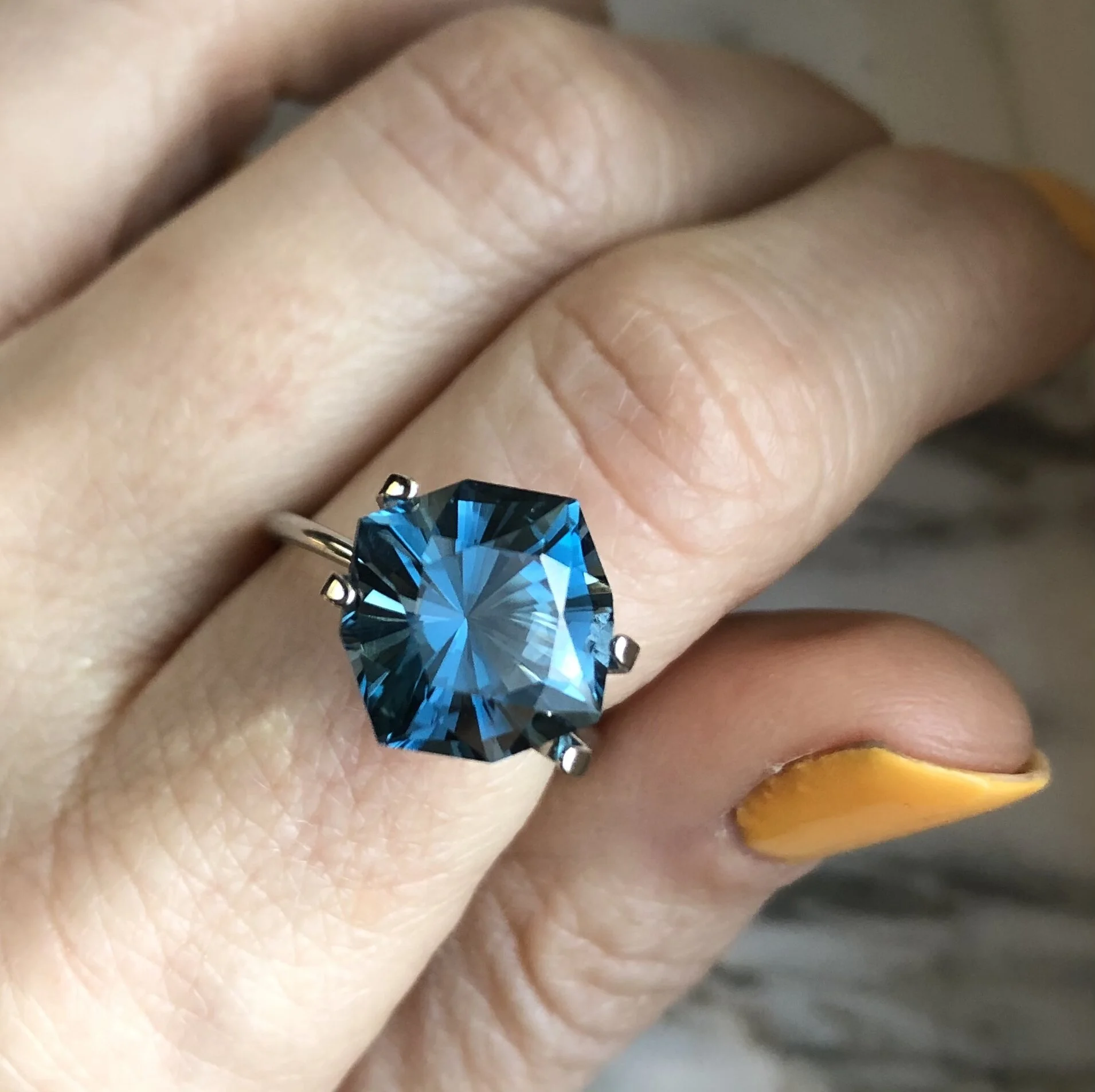 4841ED69-71ED-4985-B0E8-BA3B197FC434