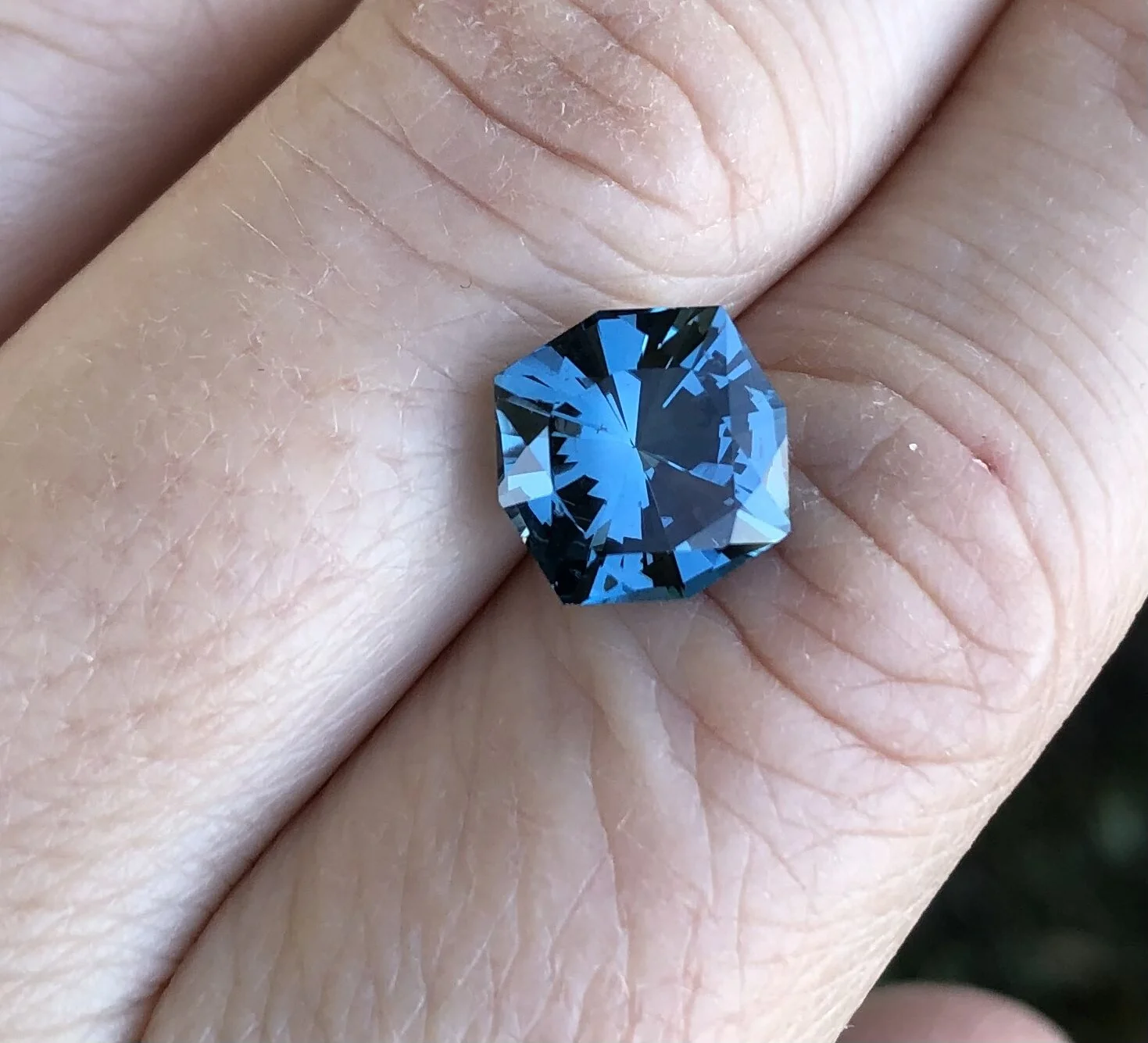 49B9A836-052F-4678-A333-9217262DDFF7