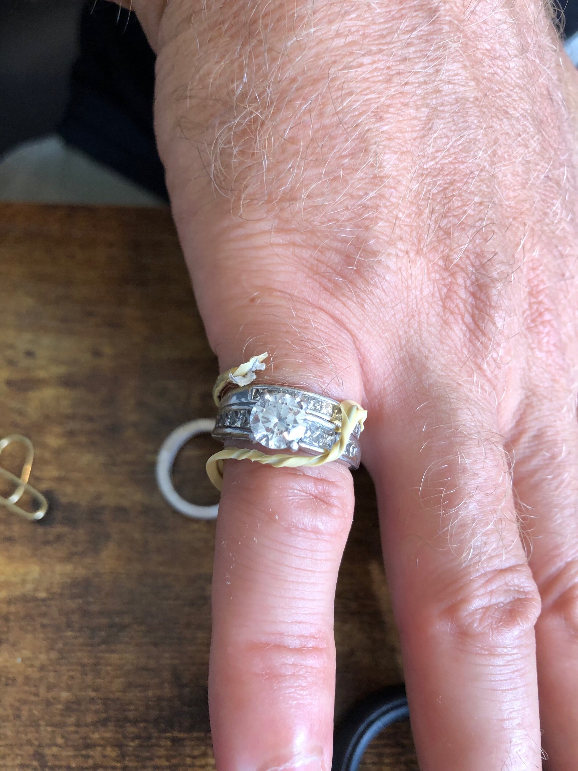 FB19EAE6-B51B-4BB5-908D-AC5A7961B835