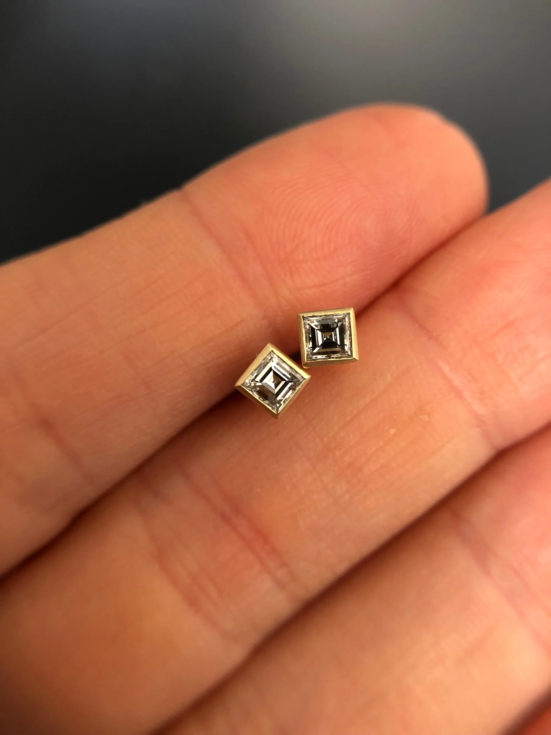 5C685FF1-D3DE-4903-AB43-2C8D77DEA2CC