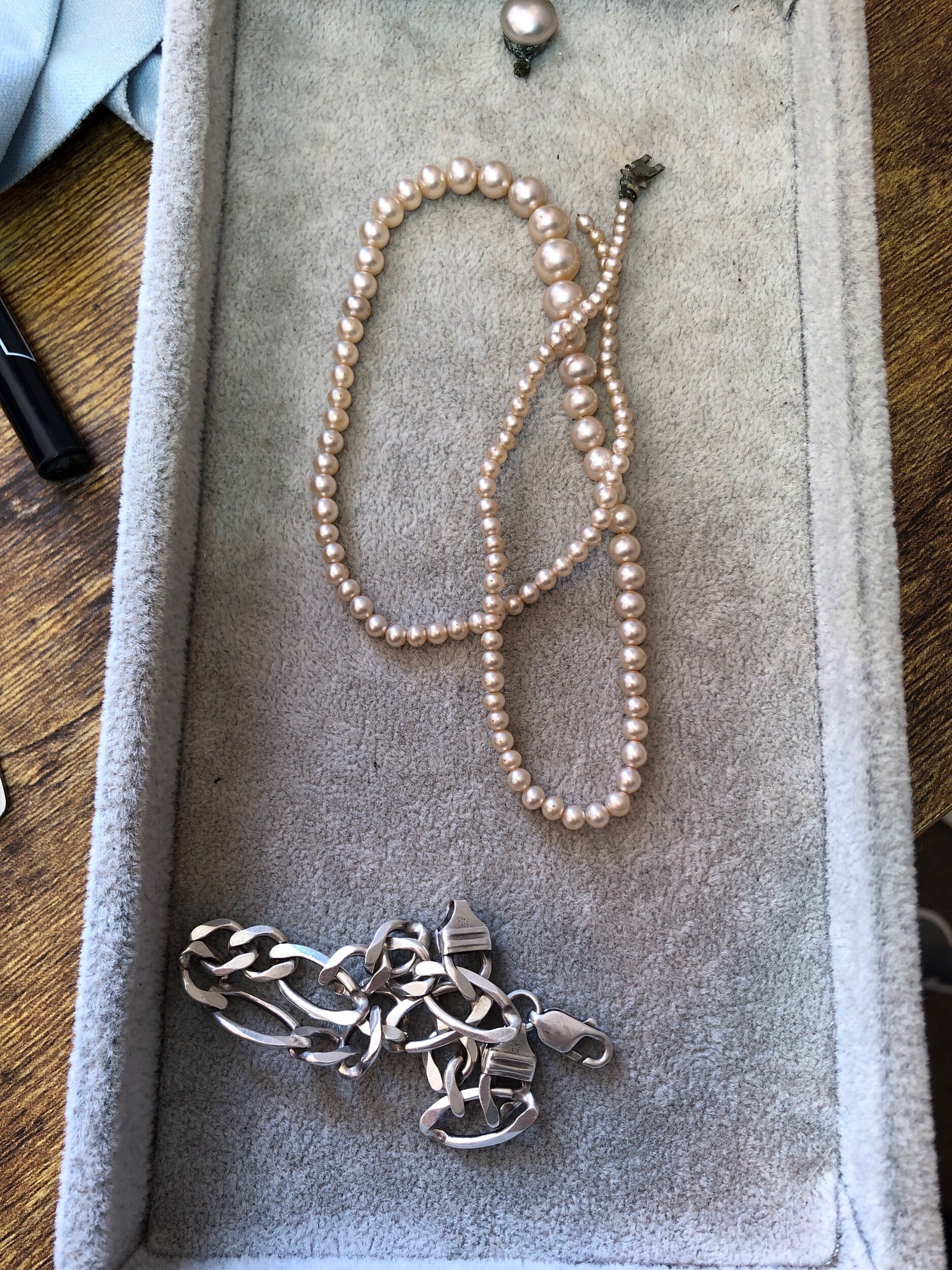 2542E82B-4CB5-4189-B077-C649AE4E2409