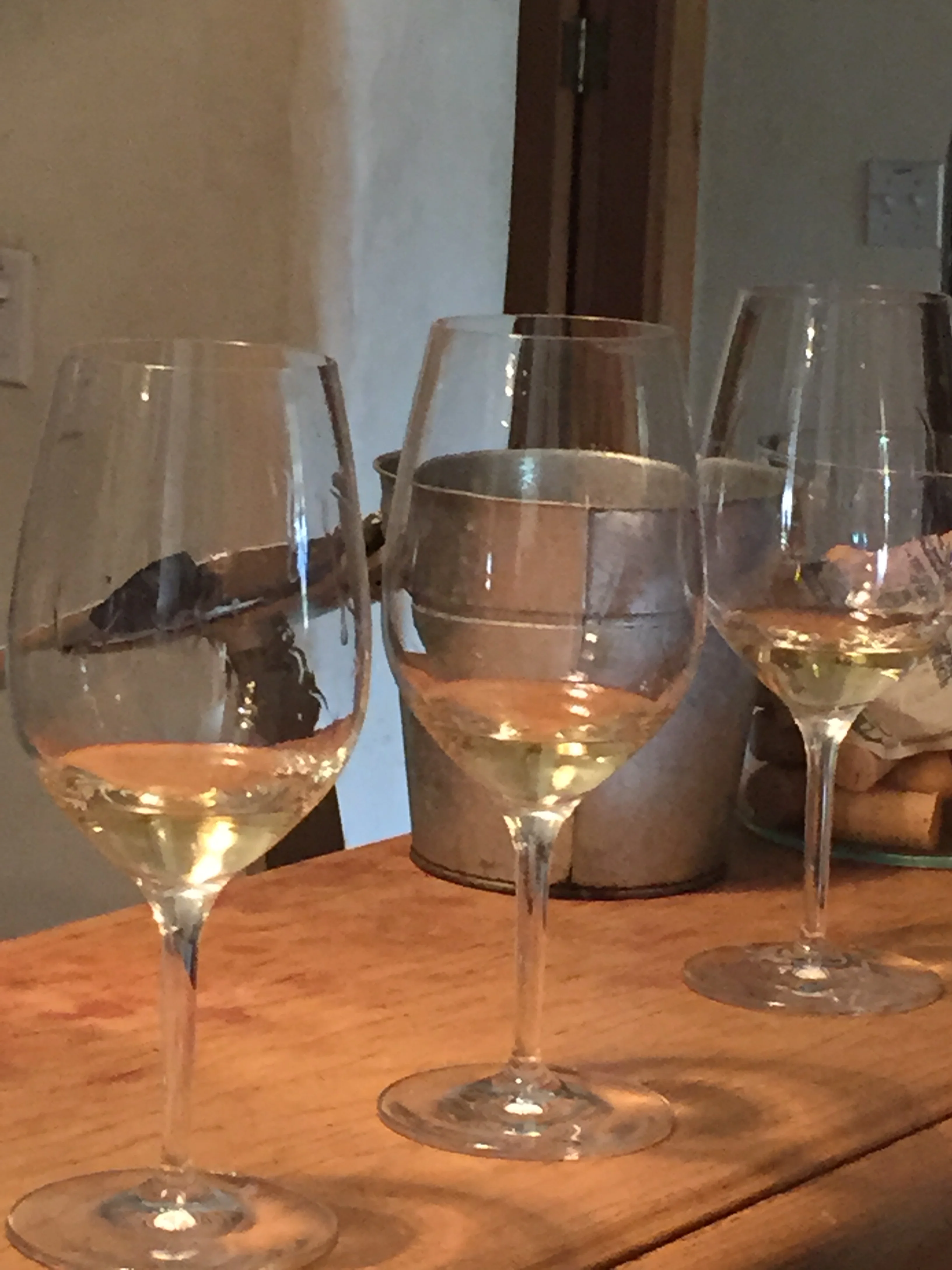 whitewine.jpg