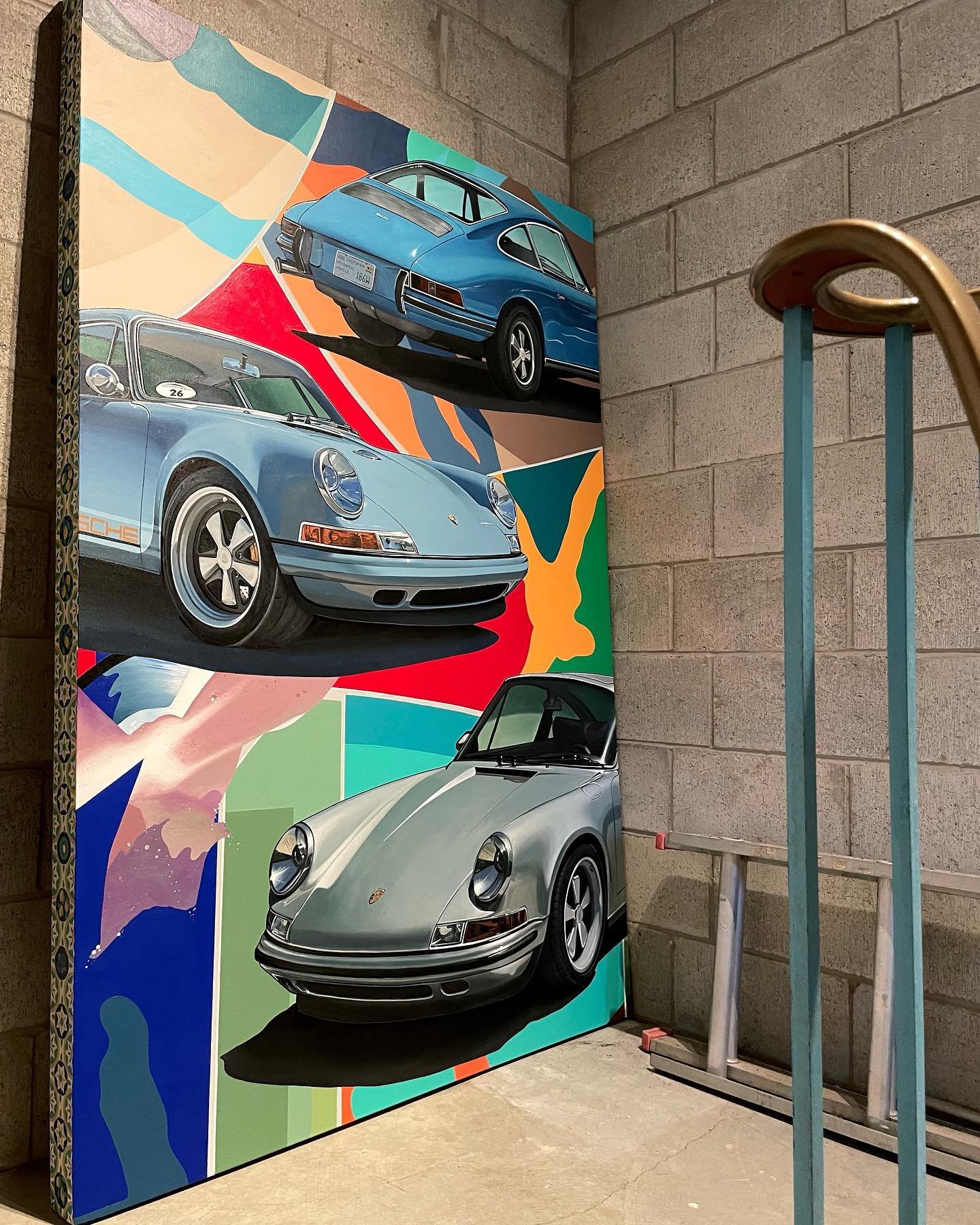 About to exit the building!

Blue Skies, 4x6ftx3&rdquo; deep. 
Acrylic. Oil, Vinyl, Gouache and Ink on Gallery-wrapped canvas. 

Limited print release coming soon, via our new gallery announcement later this week 🚨

Happy Monday!!!! We backkk 💥🎯🎸