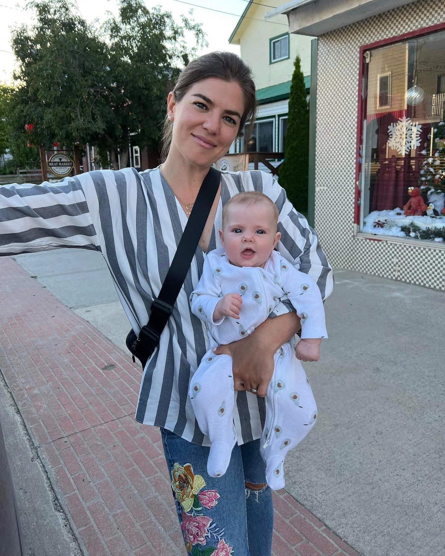 5 Months with this Turkey. #tbt to @princeedwardcountyvibes 💘 #AndieRomeo @emily_krouse 
New Account coming soon @samandemstayedhome 😂🛋