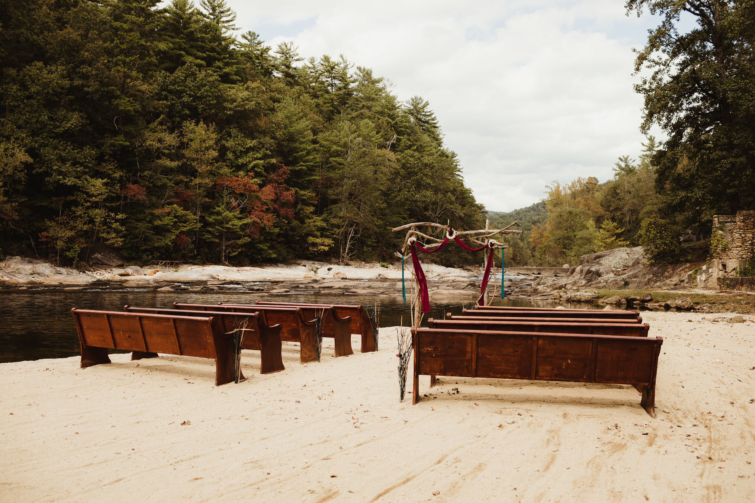 brownmountainbeachwedding_jennichandlerphotography-16.jpg